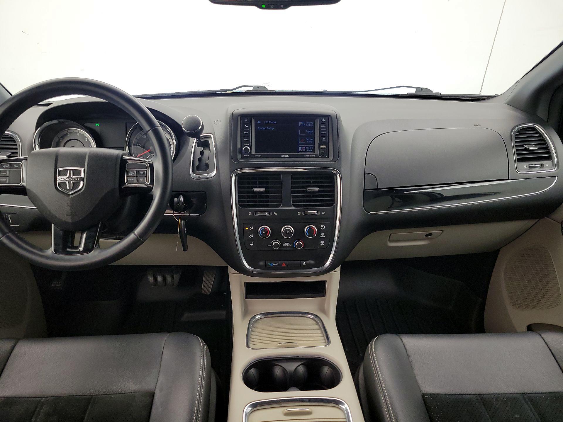 Thumbnail: 2017 Dodge Grand Caravan - 9