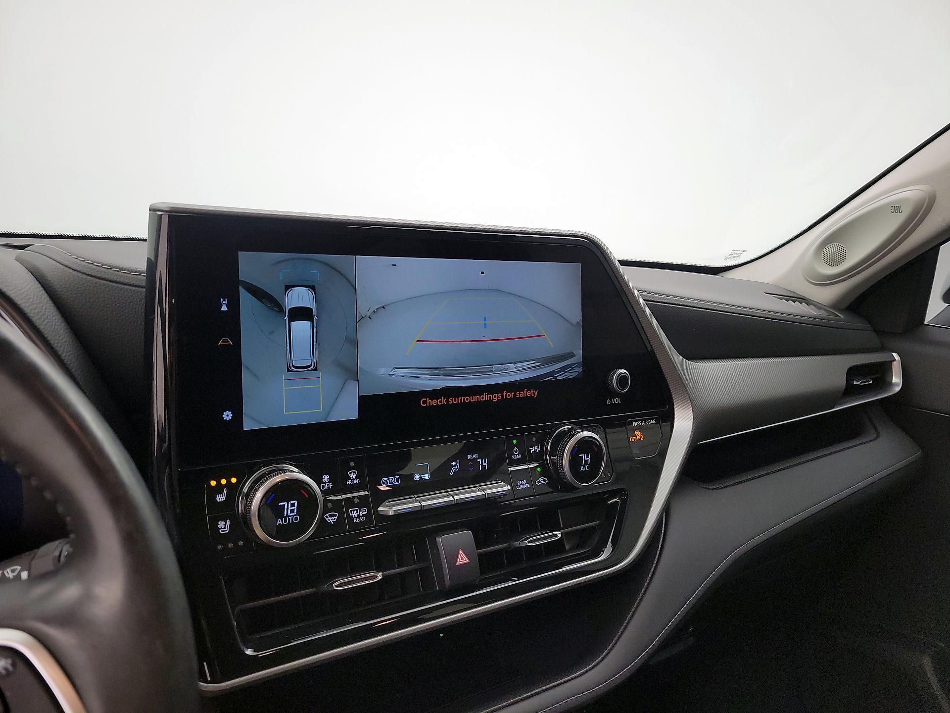 Thumbnail: 2023 Toyota Highlander - 13