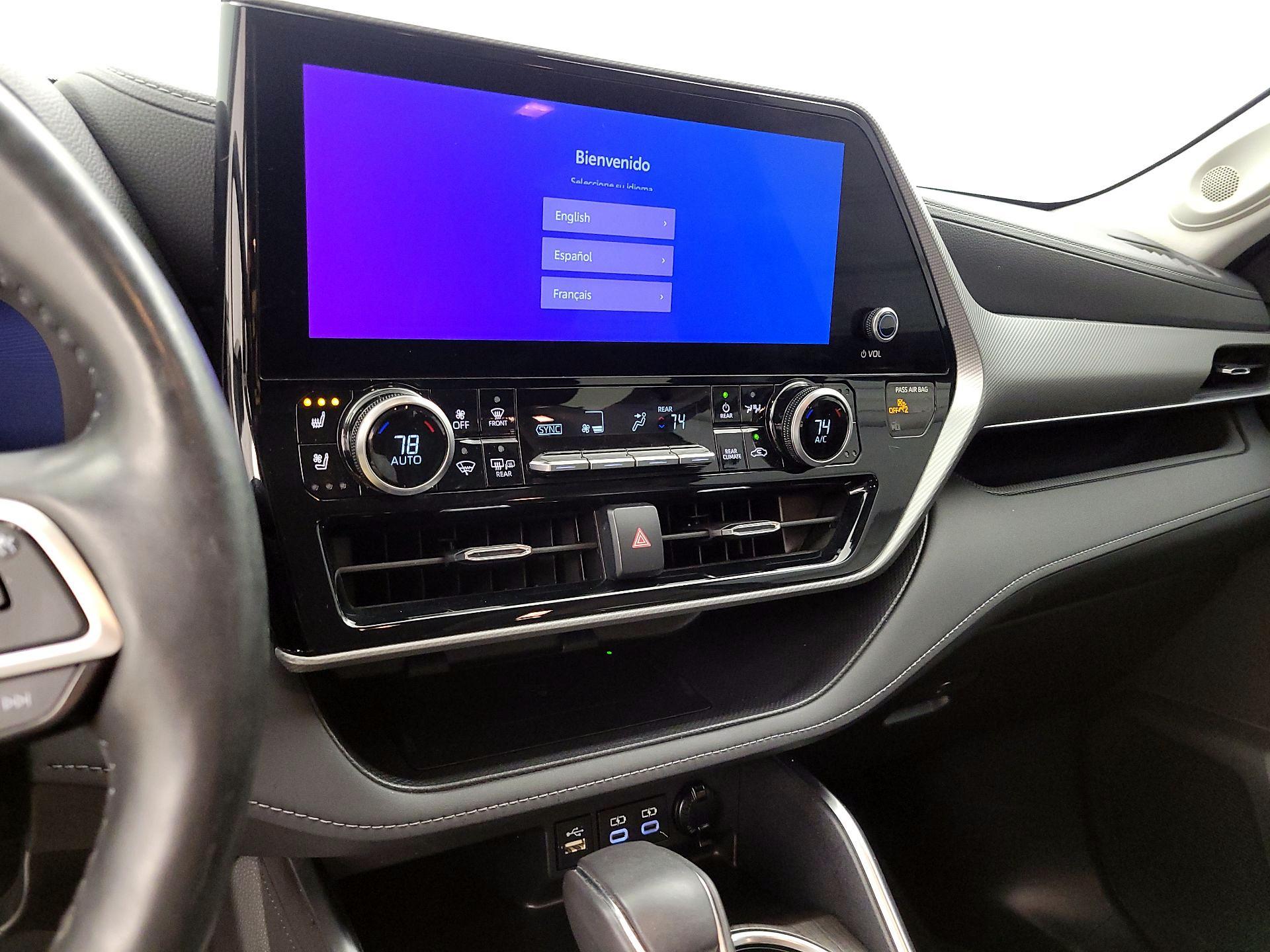 Thumbnail: 2023 Toyota Highlander - 15