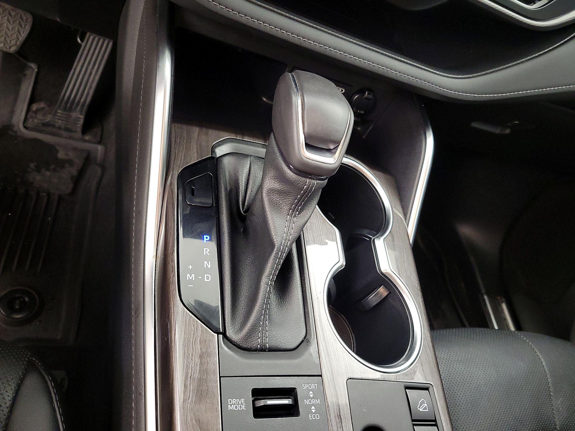 Thumbnail: 2023 Toyota Highlander - 16