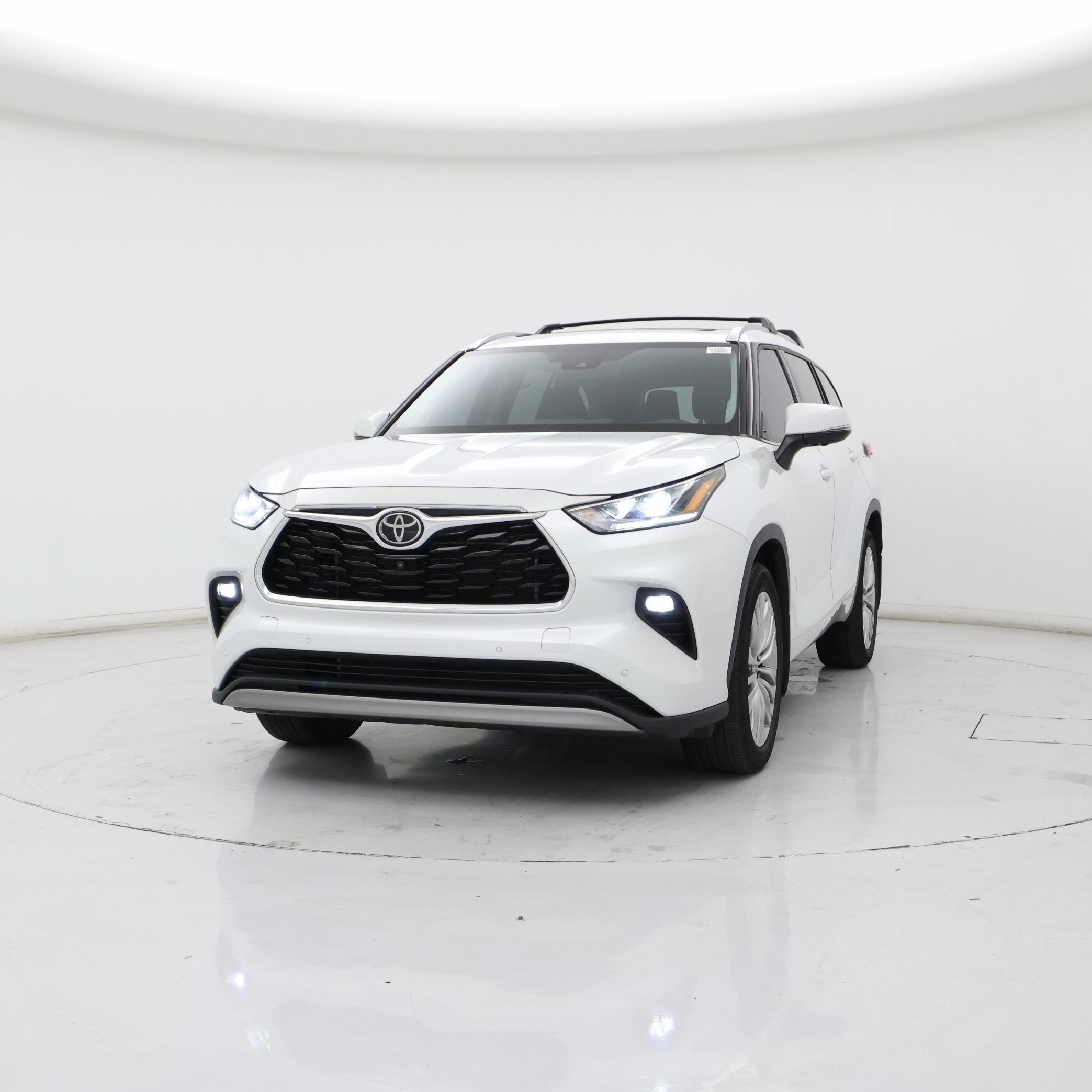 Thumbnail: 2023 Toyota Highlander - 4