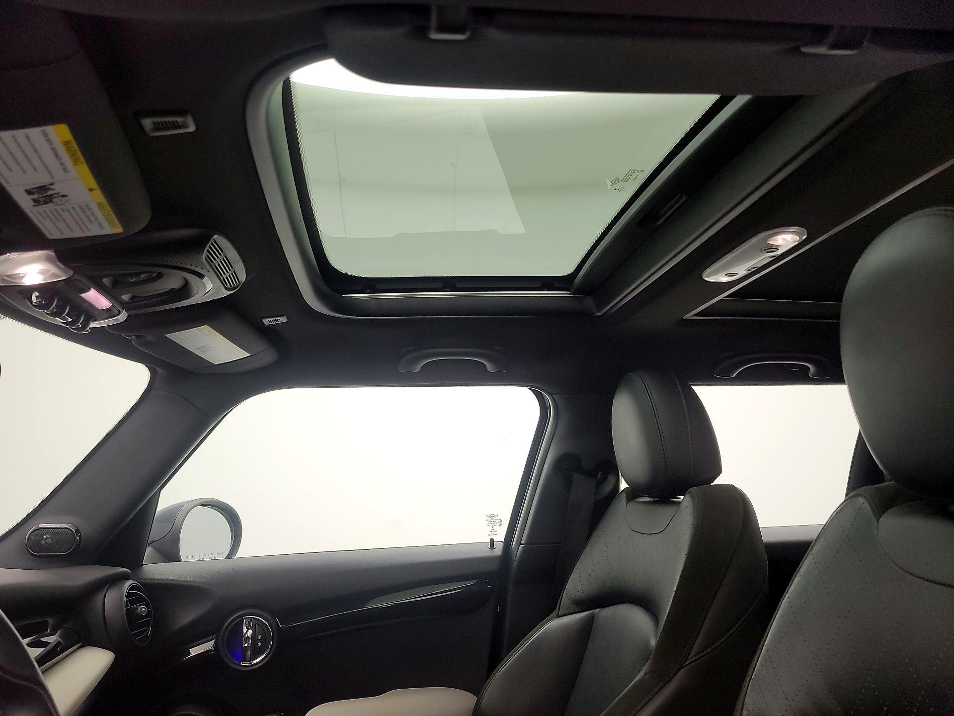 Thumbnail: 2019 MINI Cooper Hardtop - 20