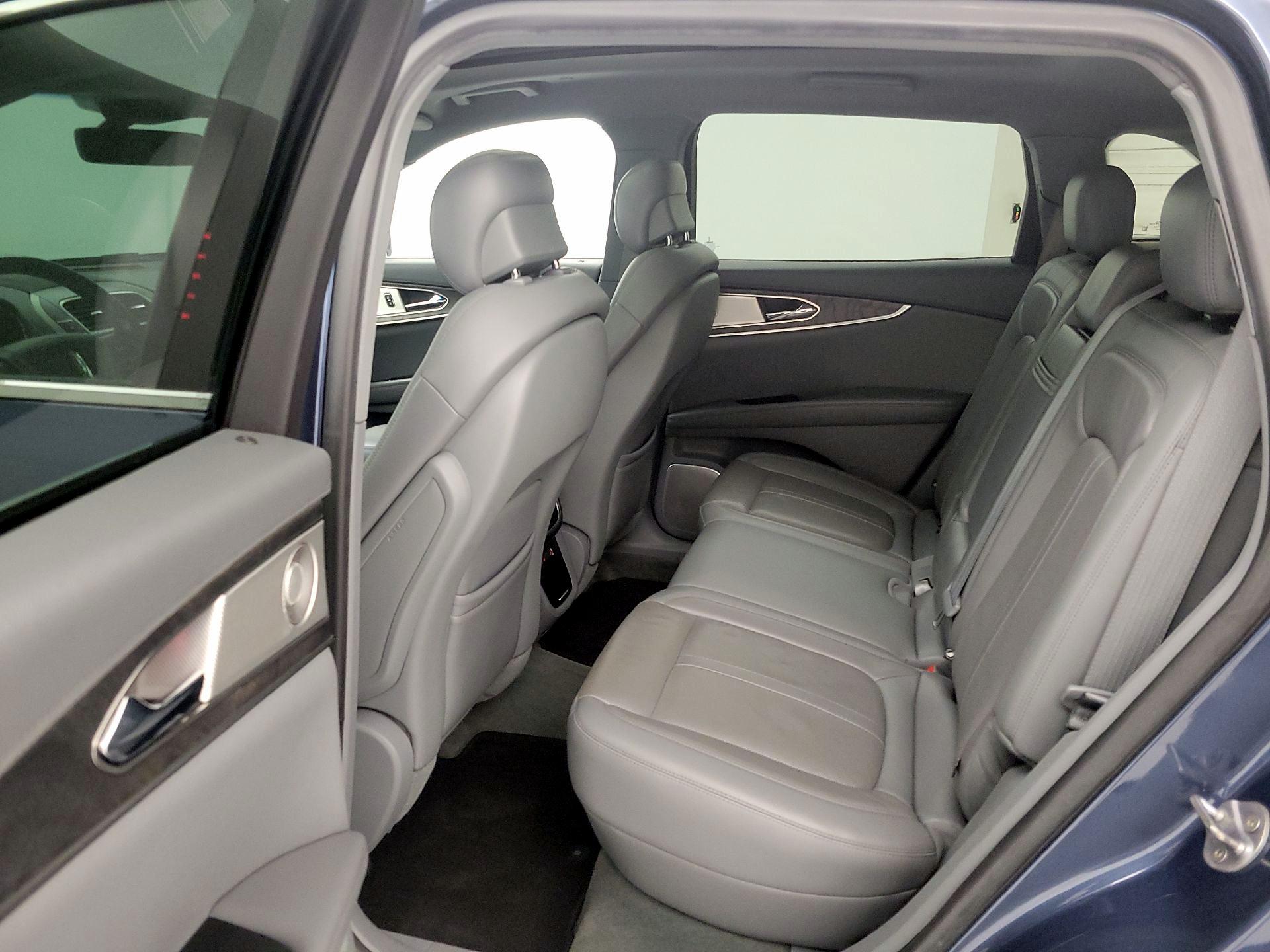 Thumbnail: 2019 Lincoln Nautilus - 17