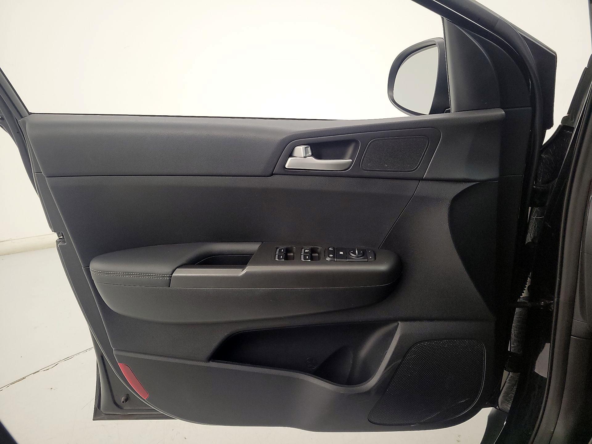 Thumbnail: 2020 Kia Sportage - 12