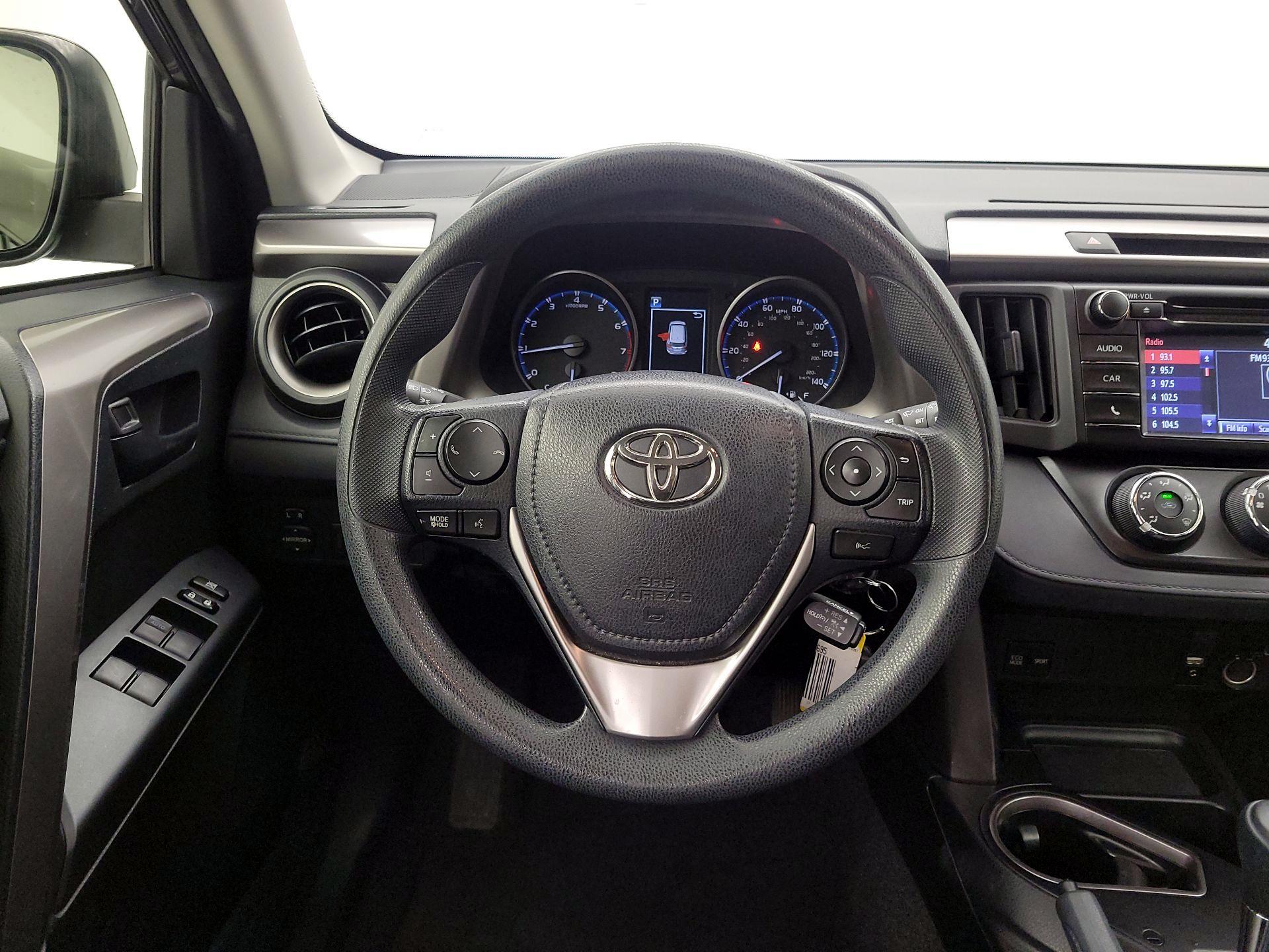 Thumbnail: 2017 Toyota RAV4 - 10