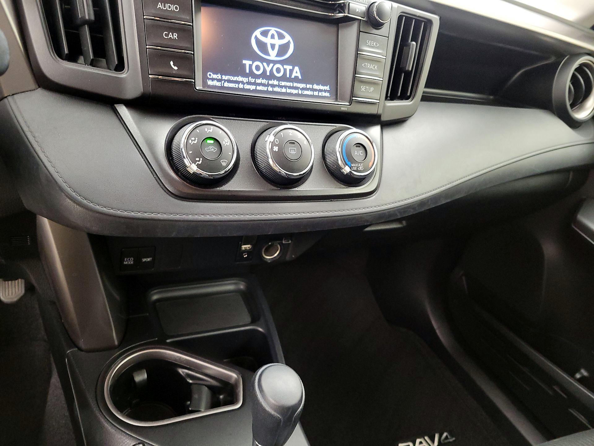 Thumbnail: 2017 Toyota RAV4 - 15