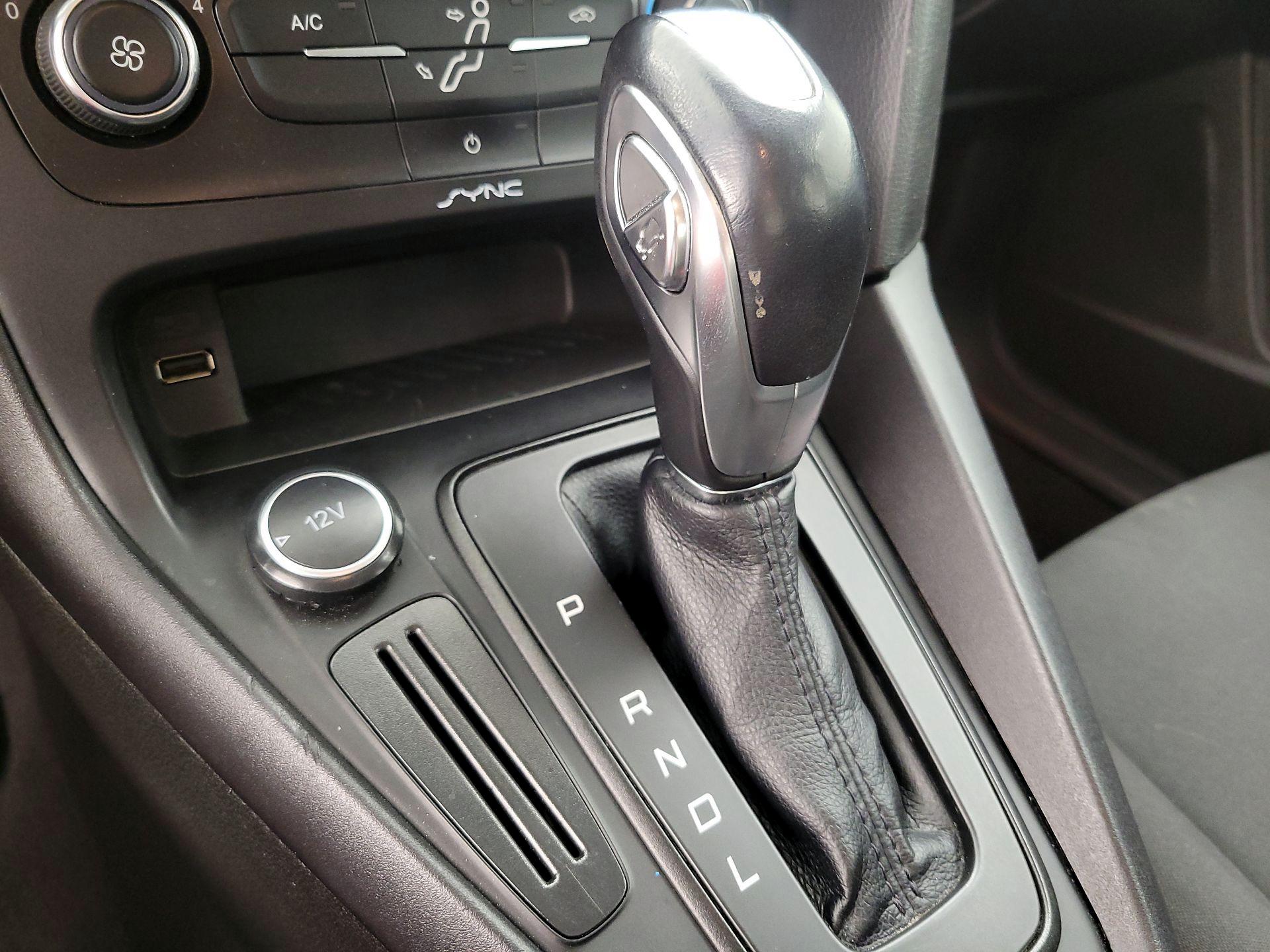 Thumbnail: 2016 Ford Focus - 17