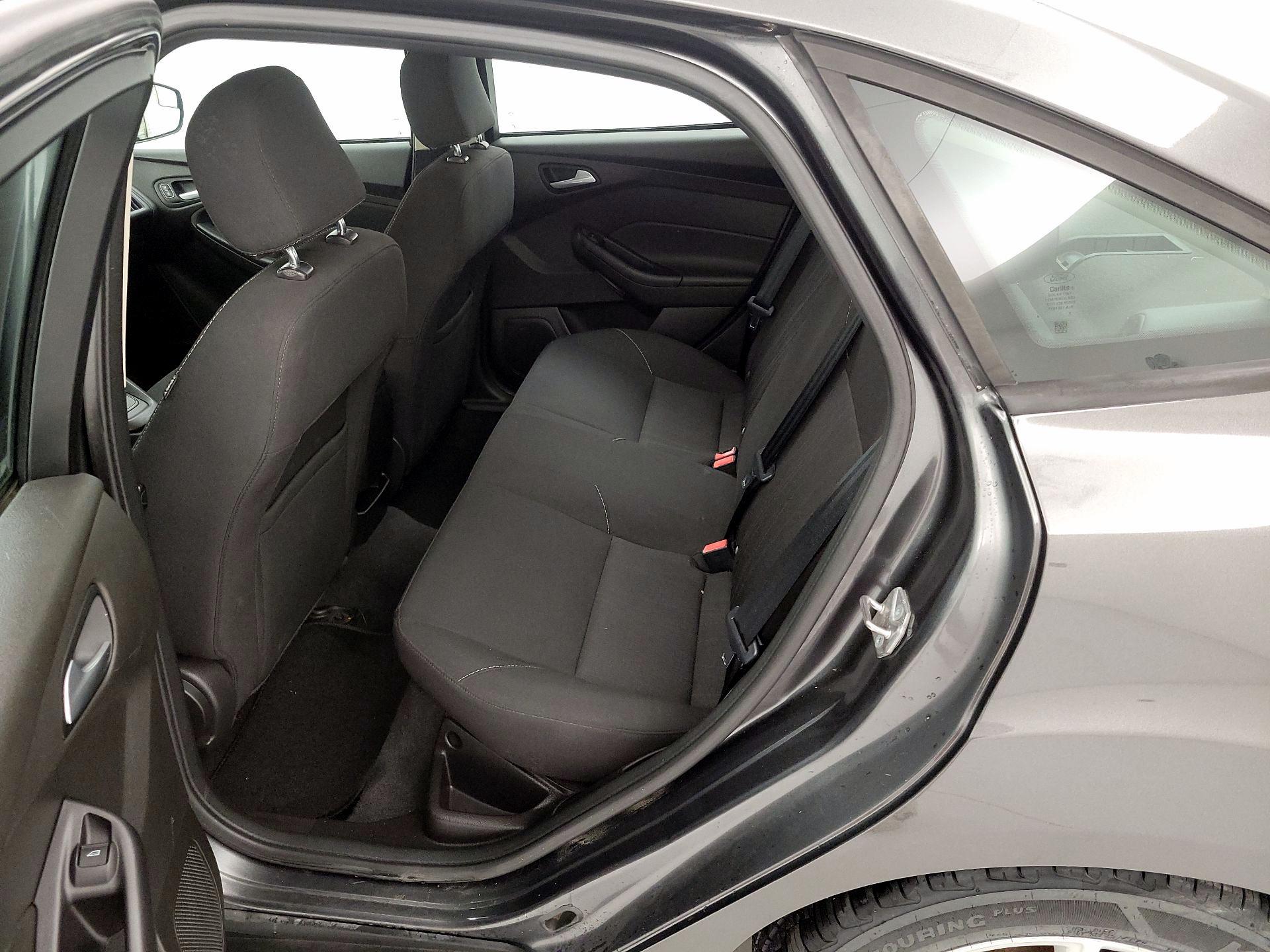 Thumbnail: 2016 Ford Focus - 18