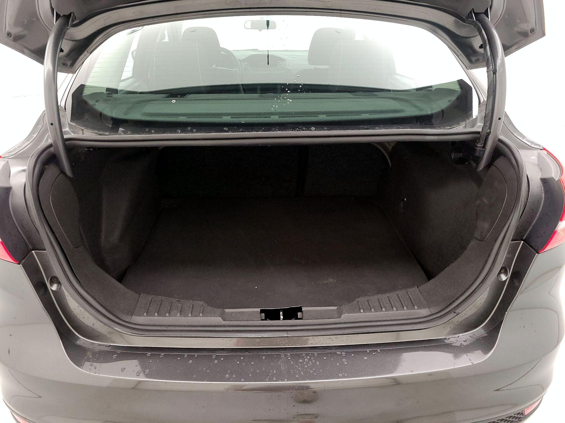 Thumbnail: 2016 Ford Focus - 19