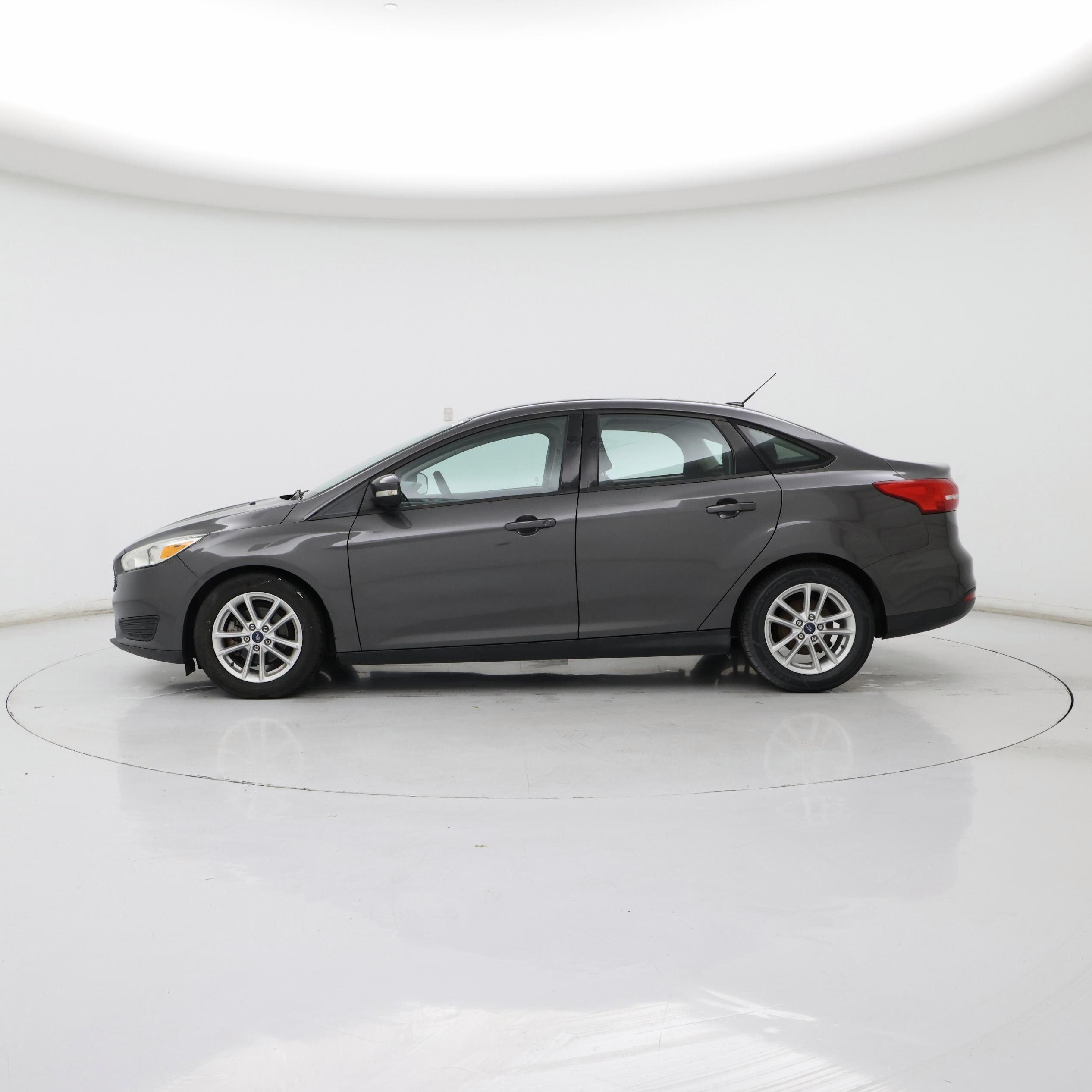 Thumbnail: 2016 Ford Focus - 3