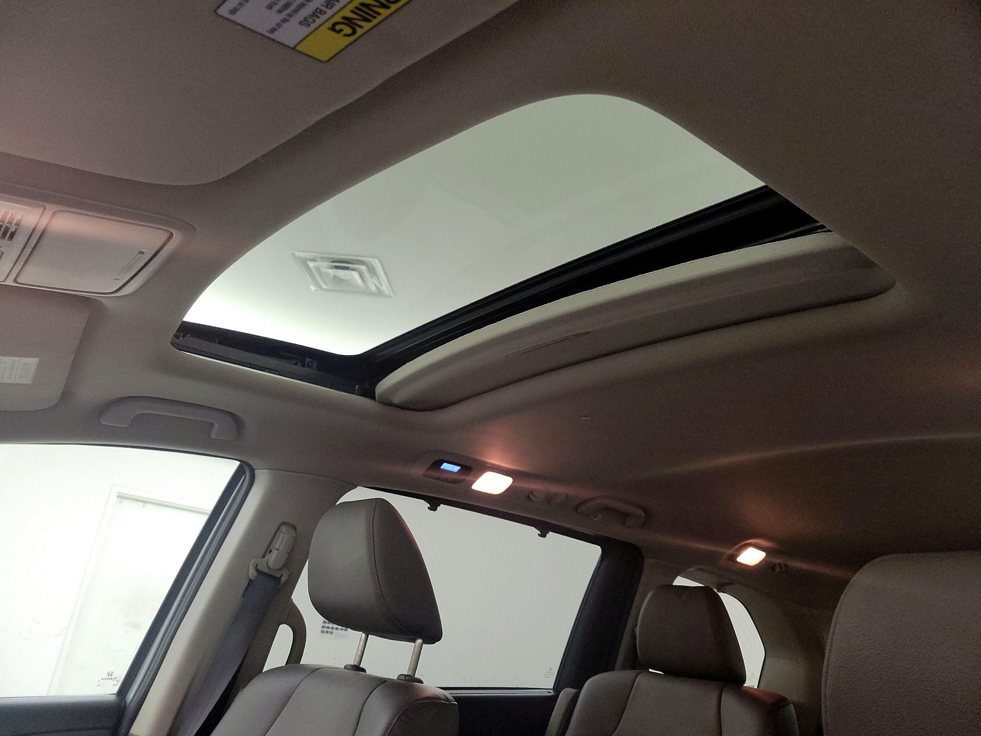 Thumbnail: 2017 Honda Odyssey - 19