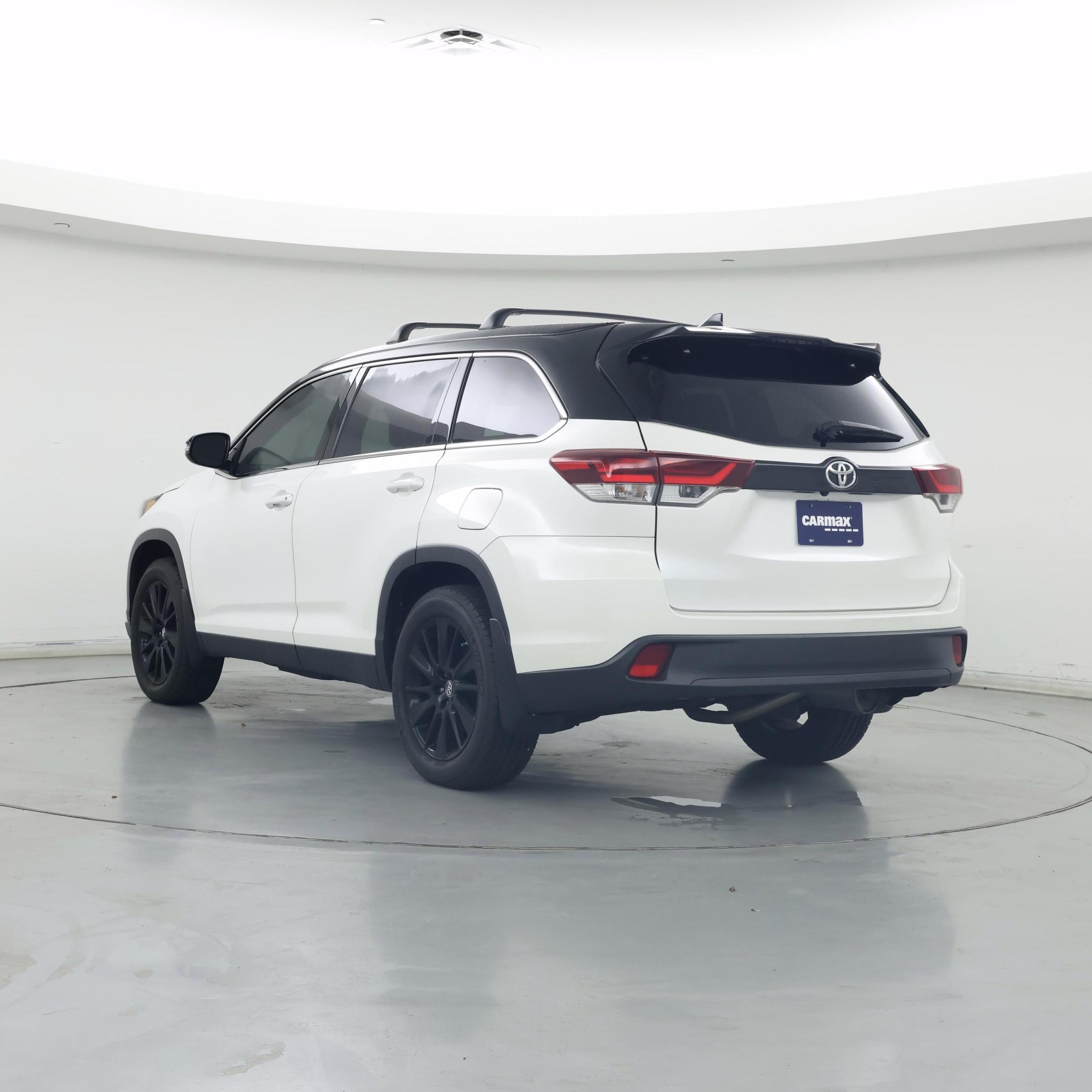Thumbnail: 2019 Toyota Highlander - 2