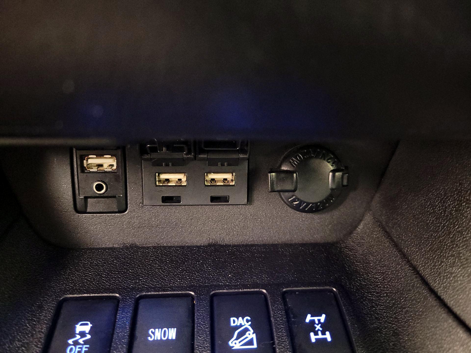 Thumbnail: 2019 Toyota Highlander - 19