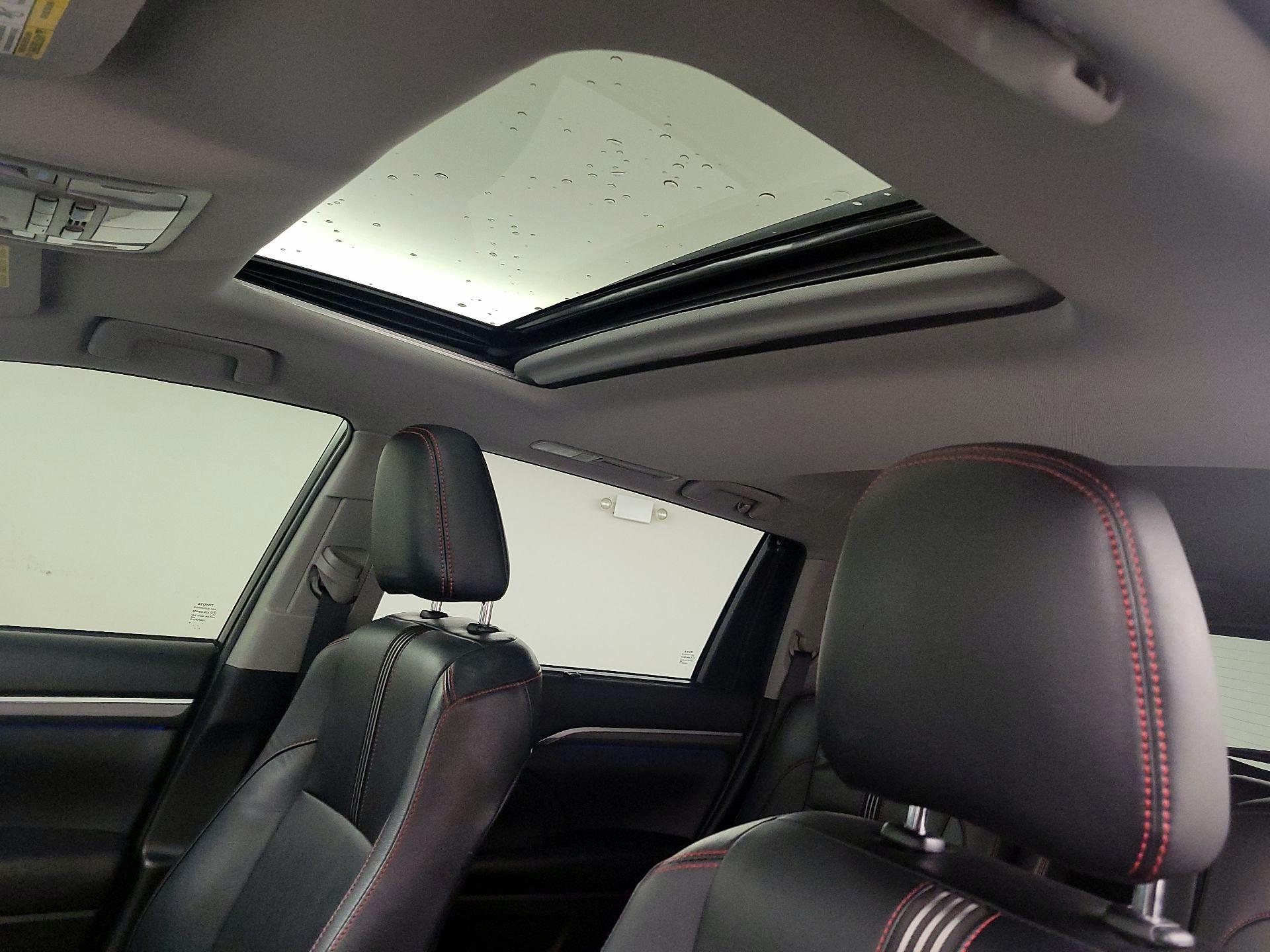 Thumbnail: 2019 Toyota Highlander - 20