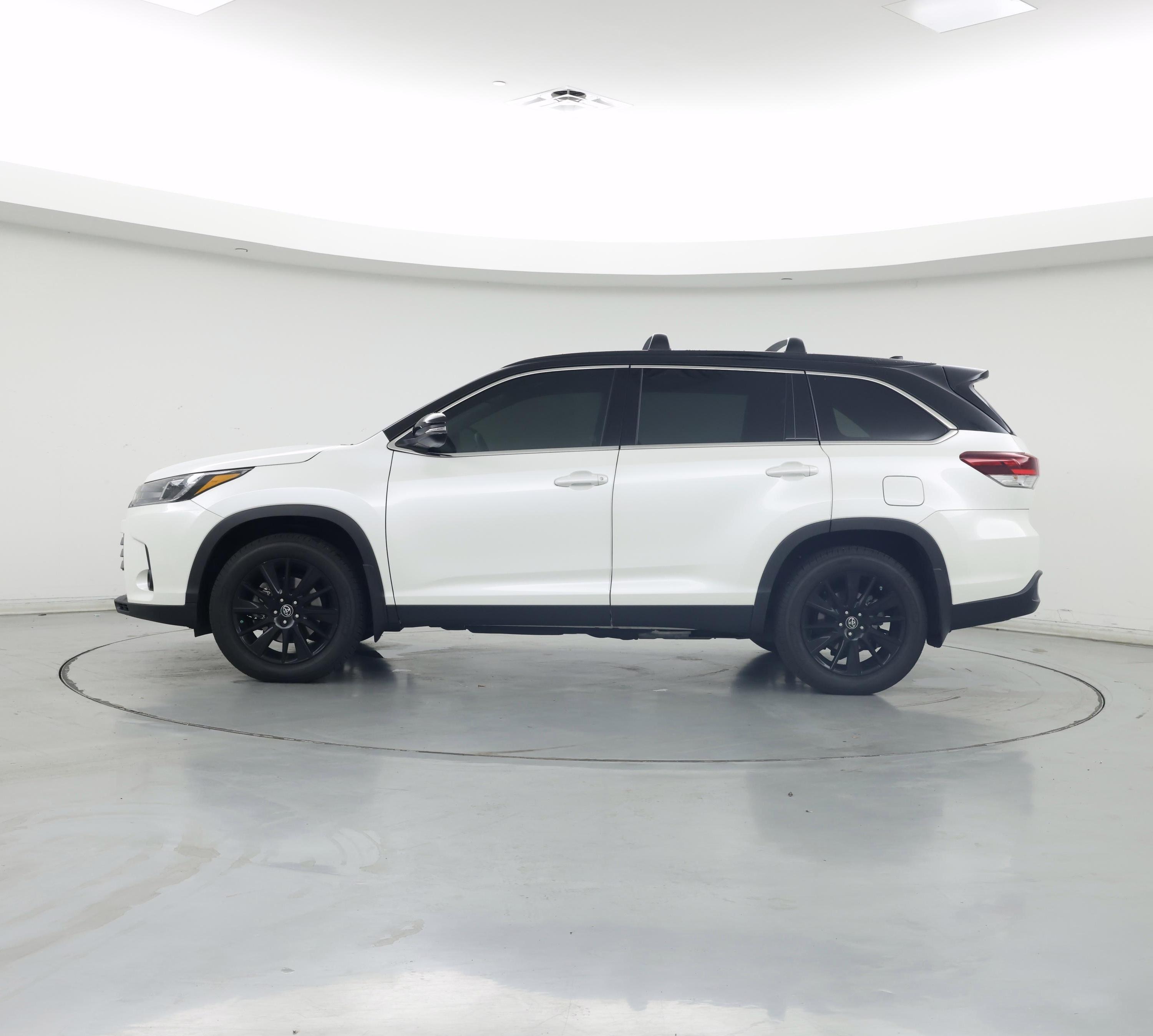 Thumbnail: 2019 Toyota Highlander - 3