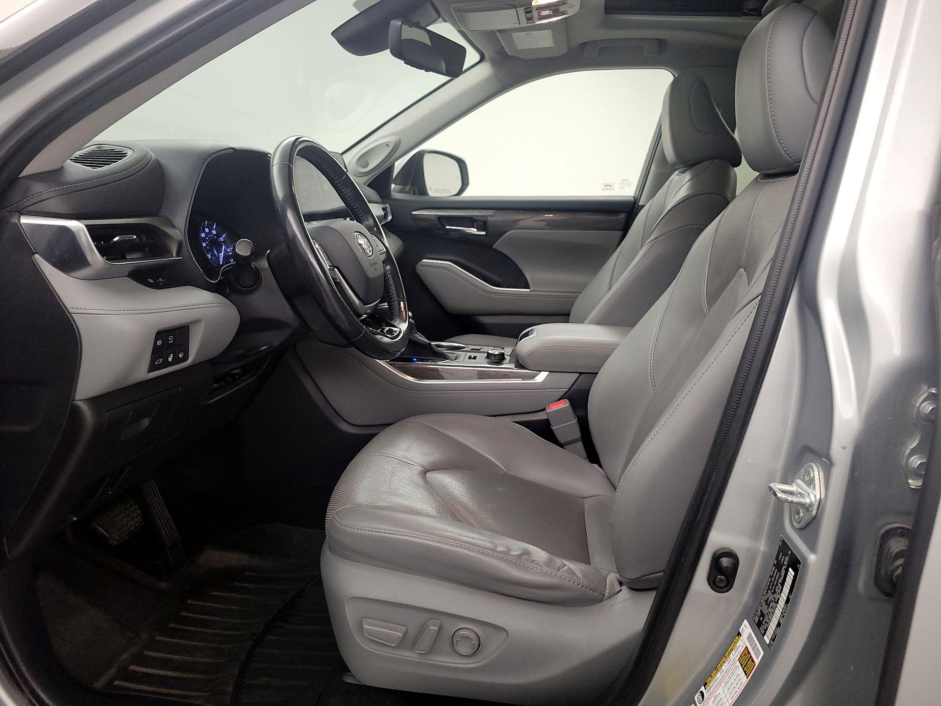 Thumbnail: 2020 Toyota Highlander - 11