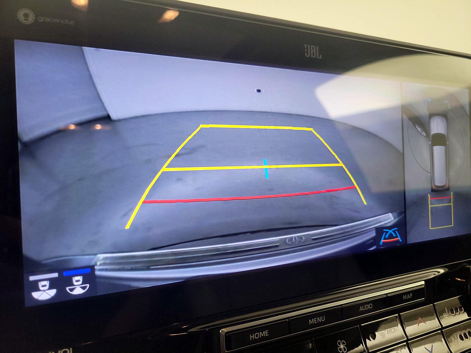 Thumbnail: 2020 Toyota Highlander - 15