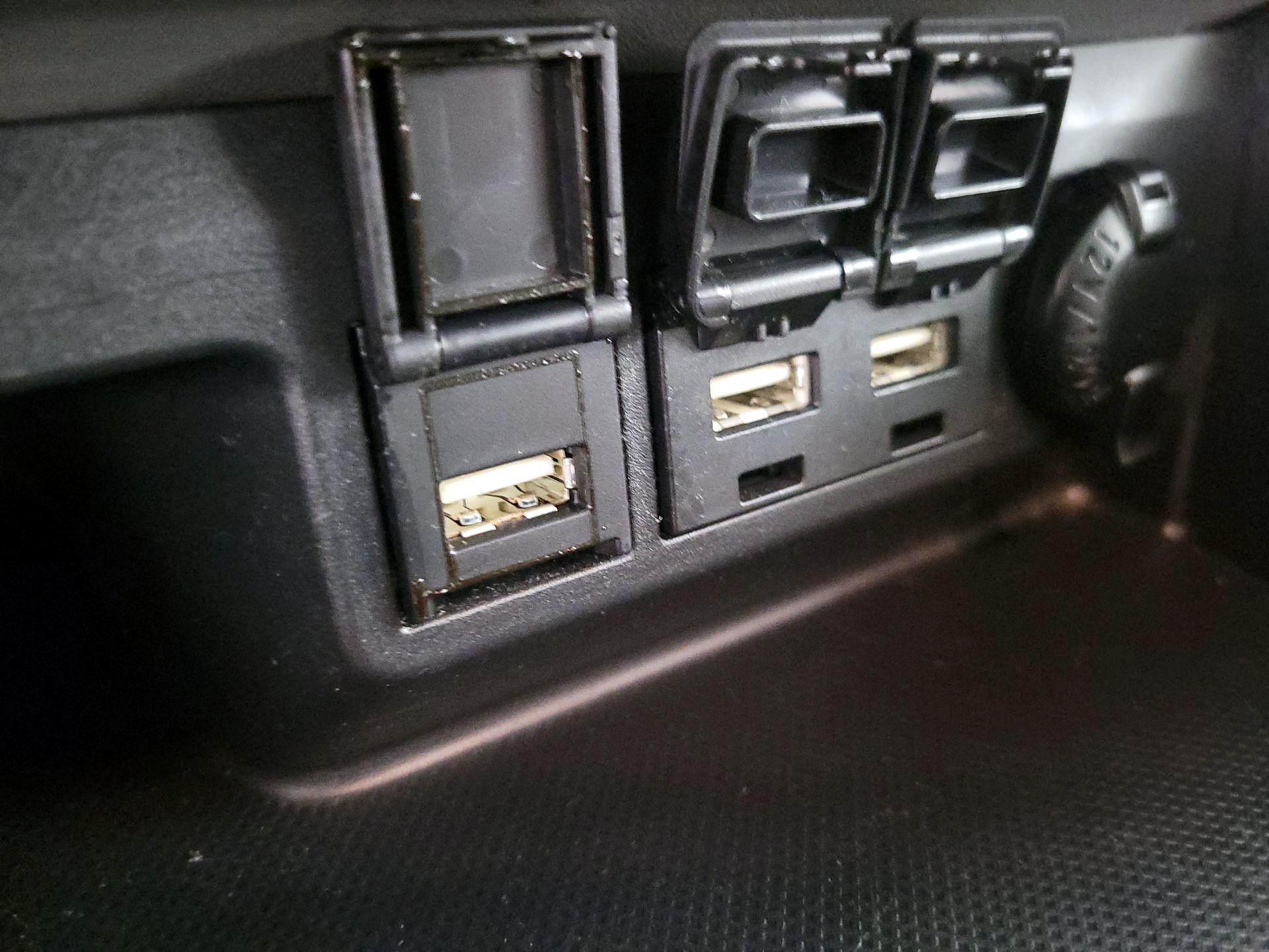 Thumbnail: 2020 Toyota Highlander - 19