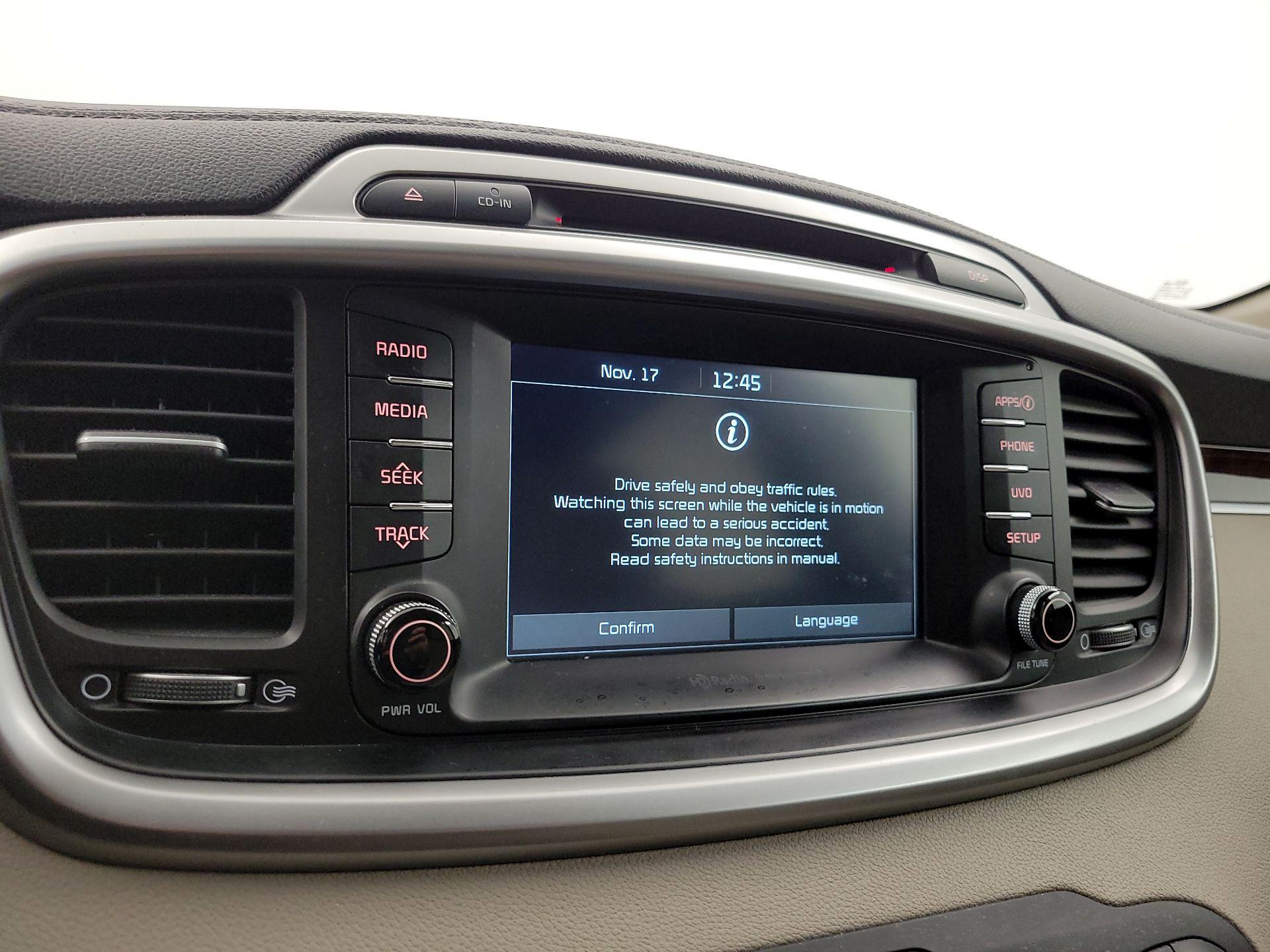 Thumbnail: 2017 Kia Sorento - 15