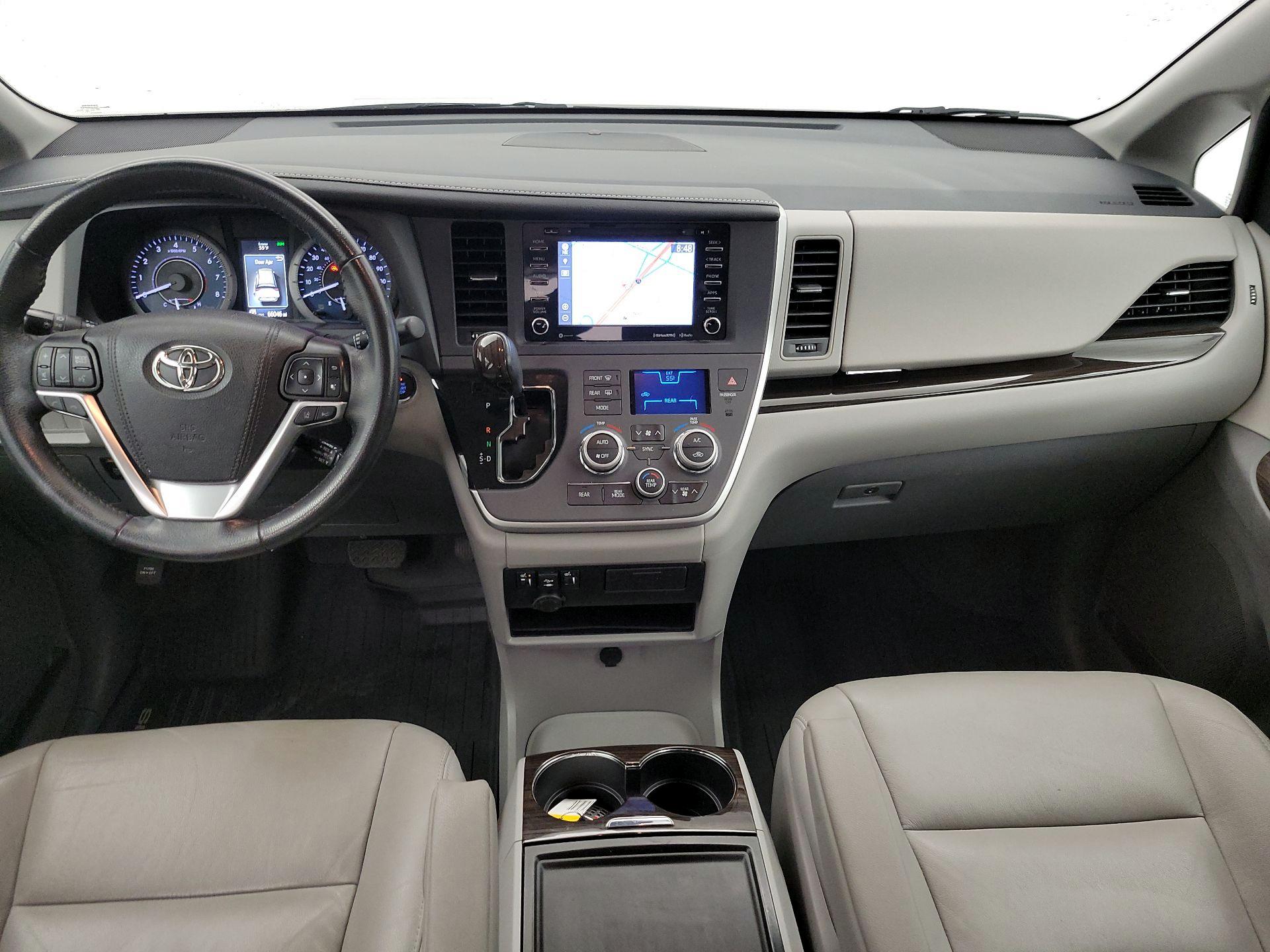 Thumbnail: 2020 Toyota Sienna - 9