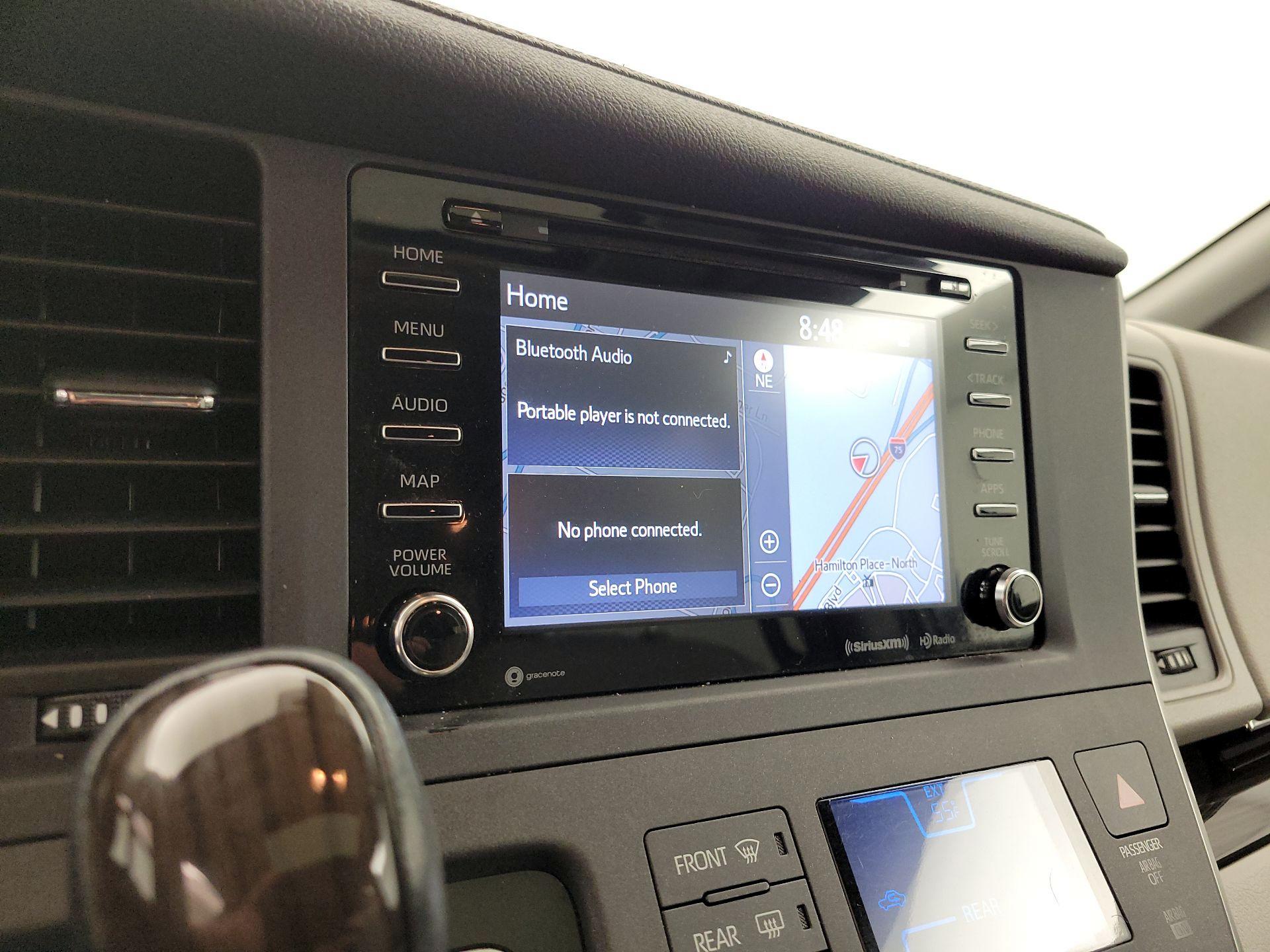 Thumbnail: 2020 Toyota Sienna - 16