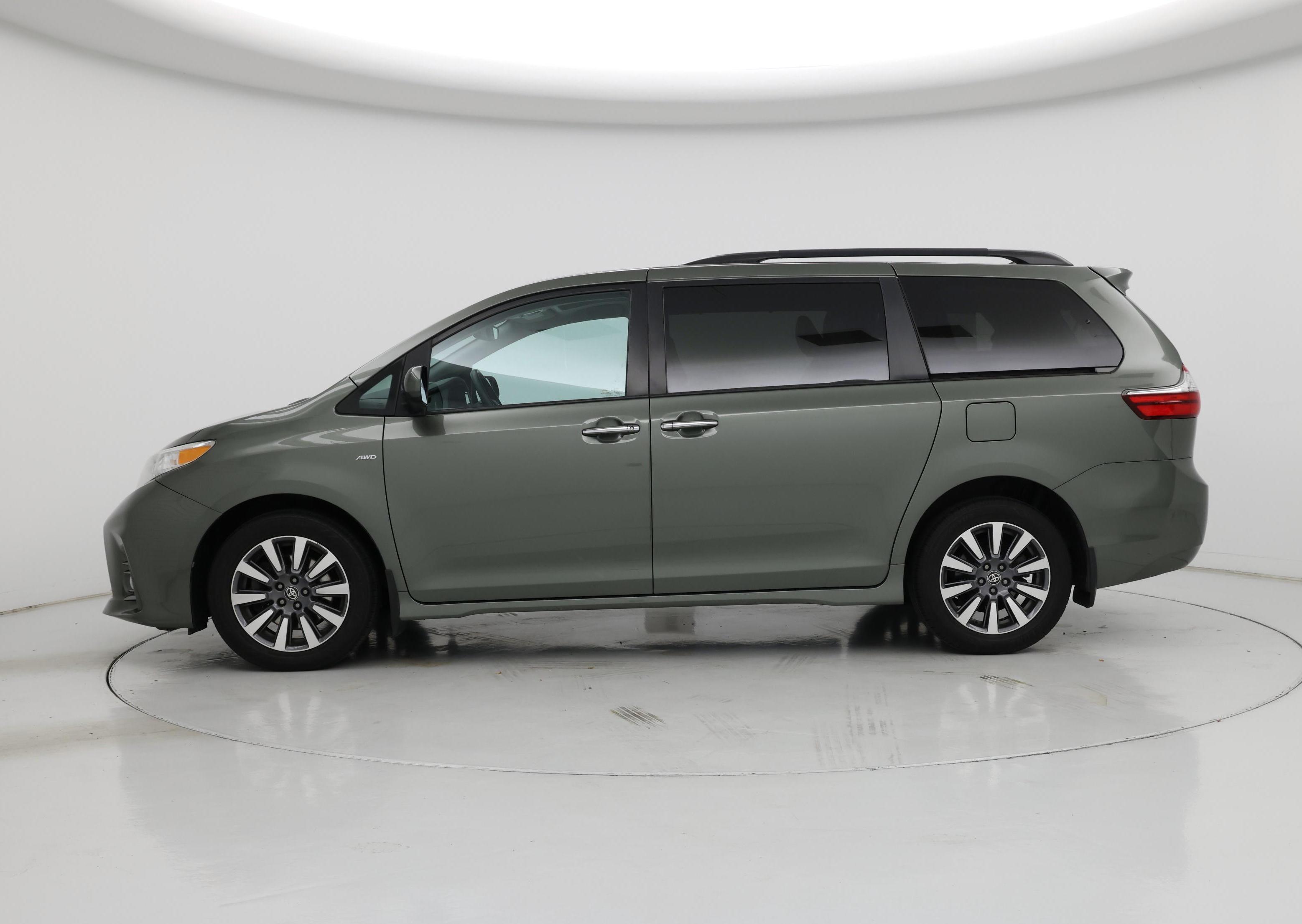 Thumbnail: 2020 Toyota Sienna - 3