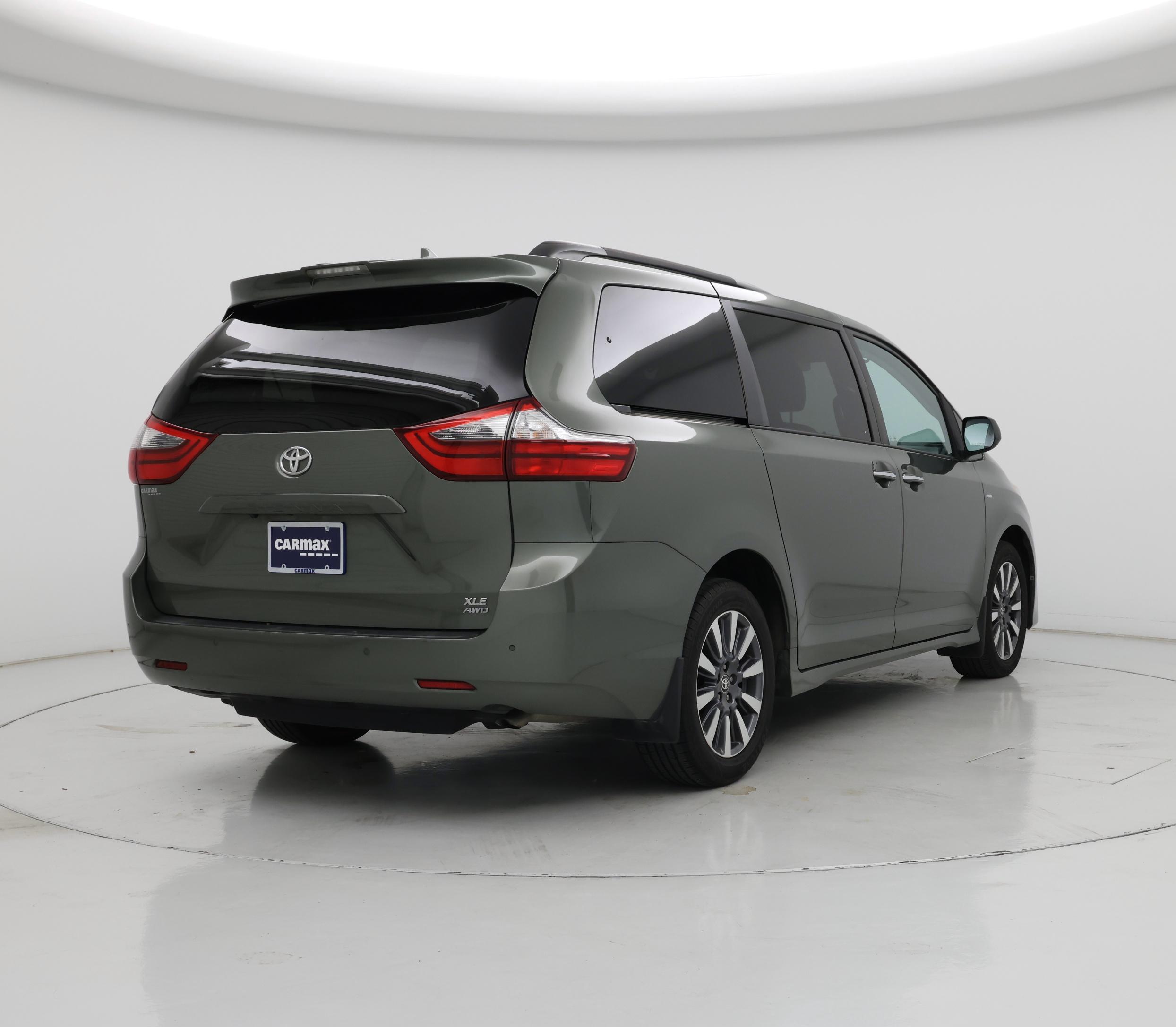 Thumbnail: 2020 Toyota Sienna - 8