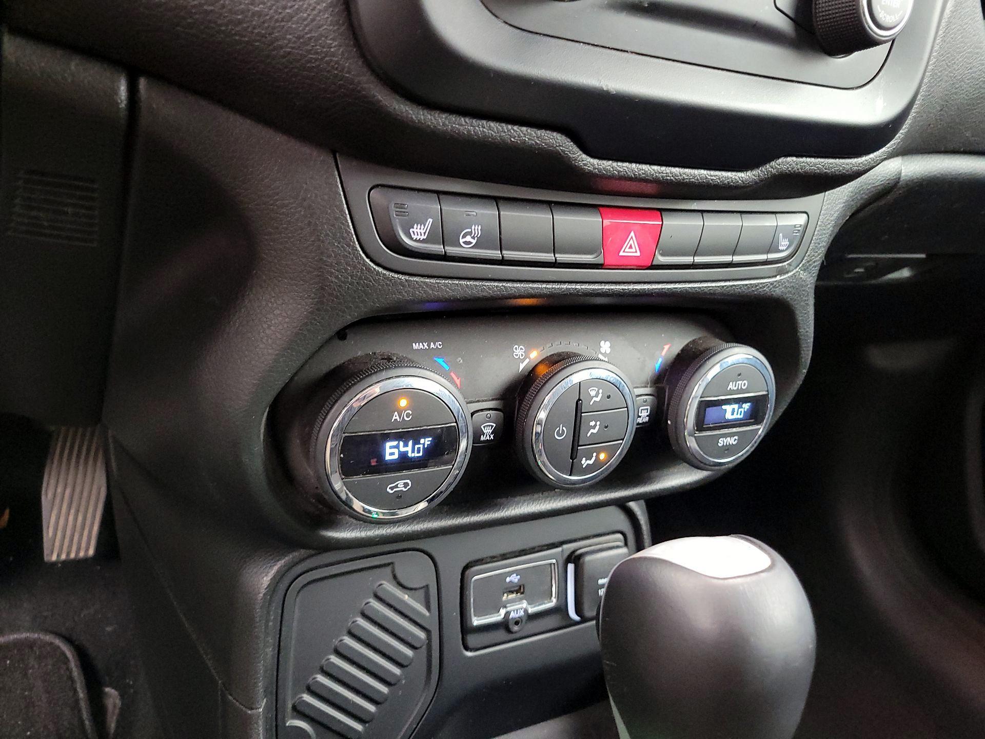 Thumbnail: 2017 Jeep Renegade - 16