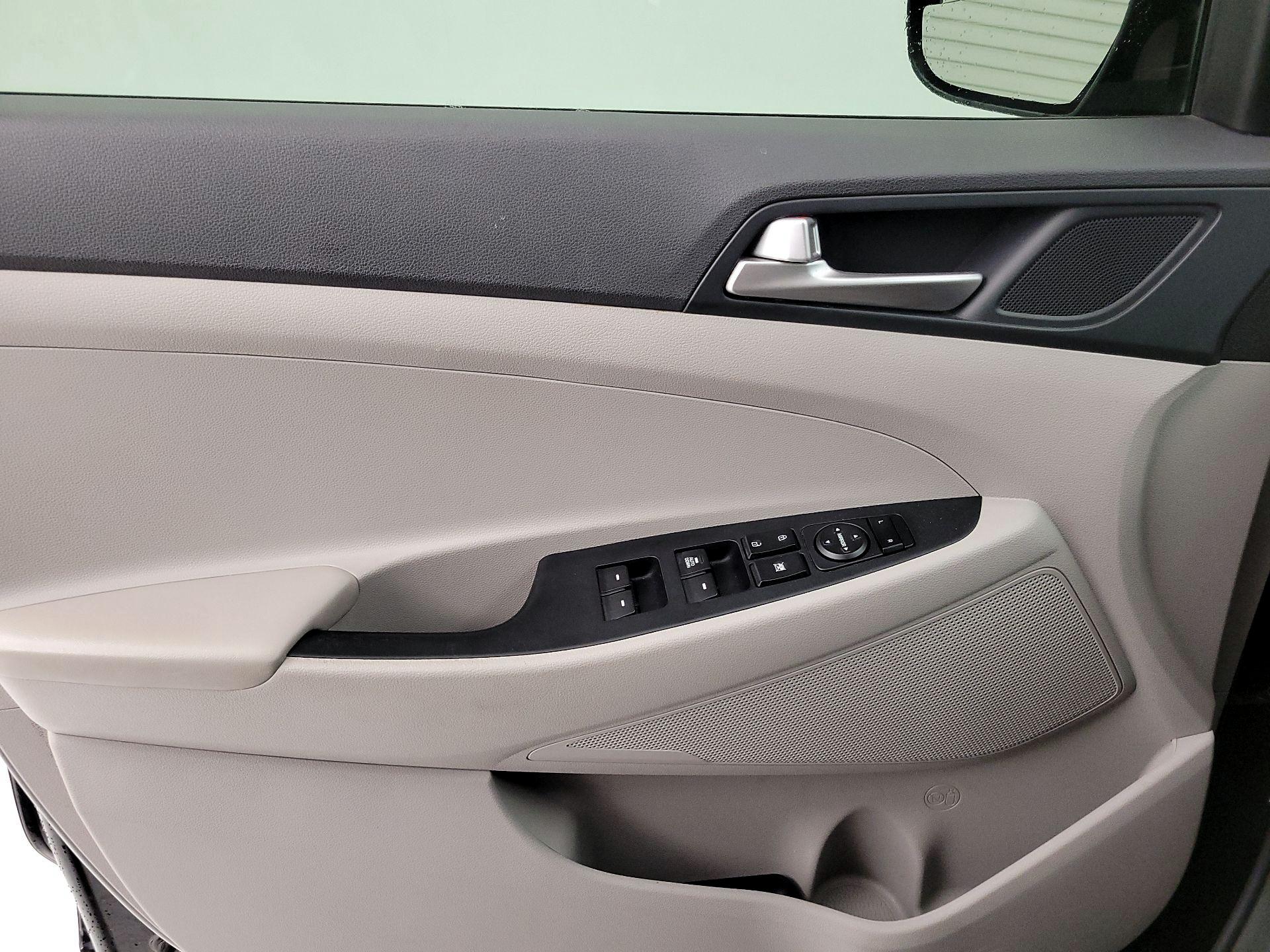 Thumbnail: 2019 Hyundai Tucson - 12