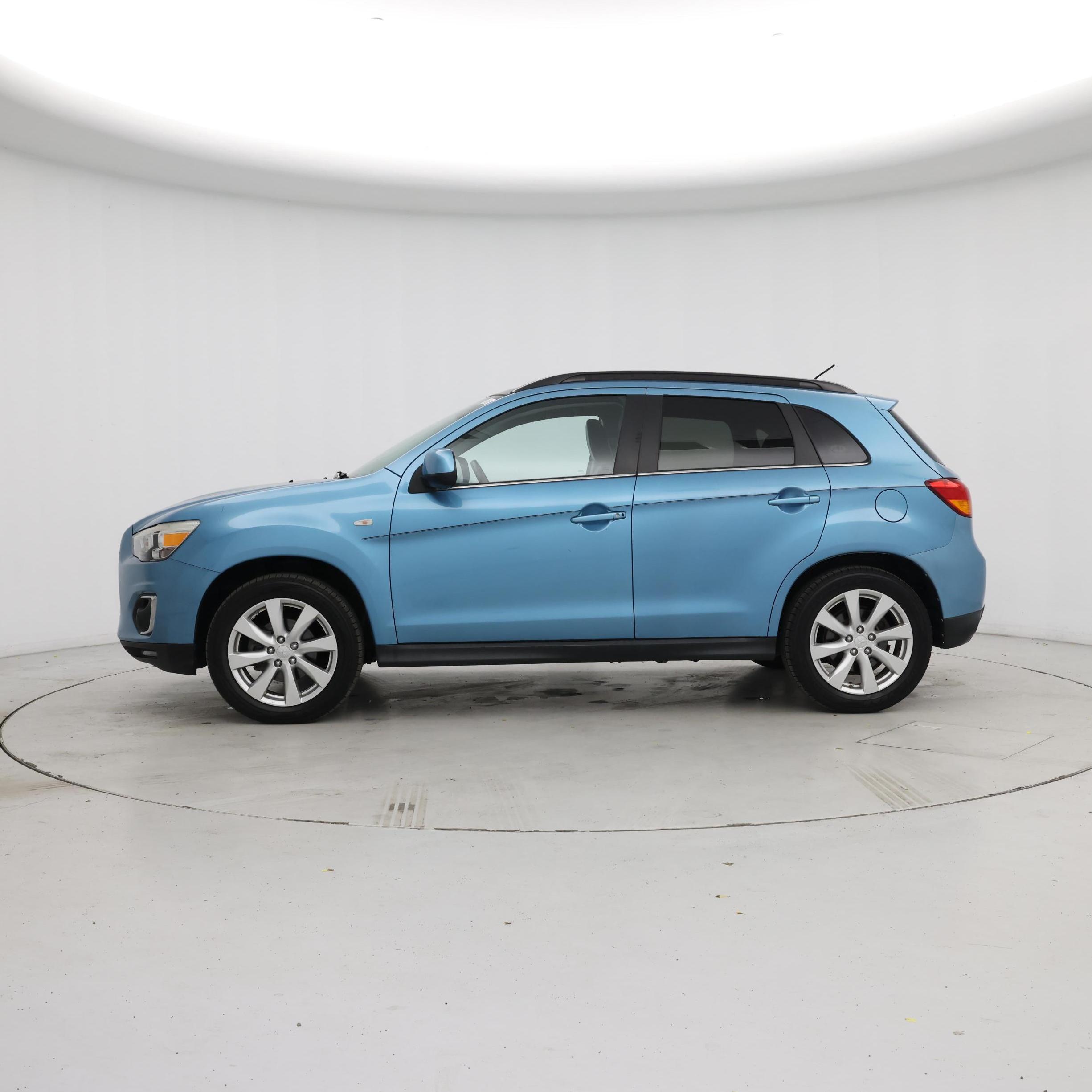 Thumbnail: 2014 Mitsubishi Outlander Sport - 3