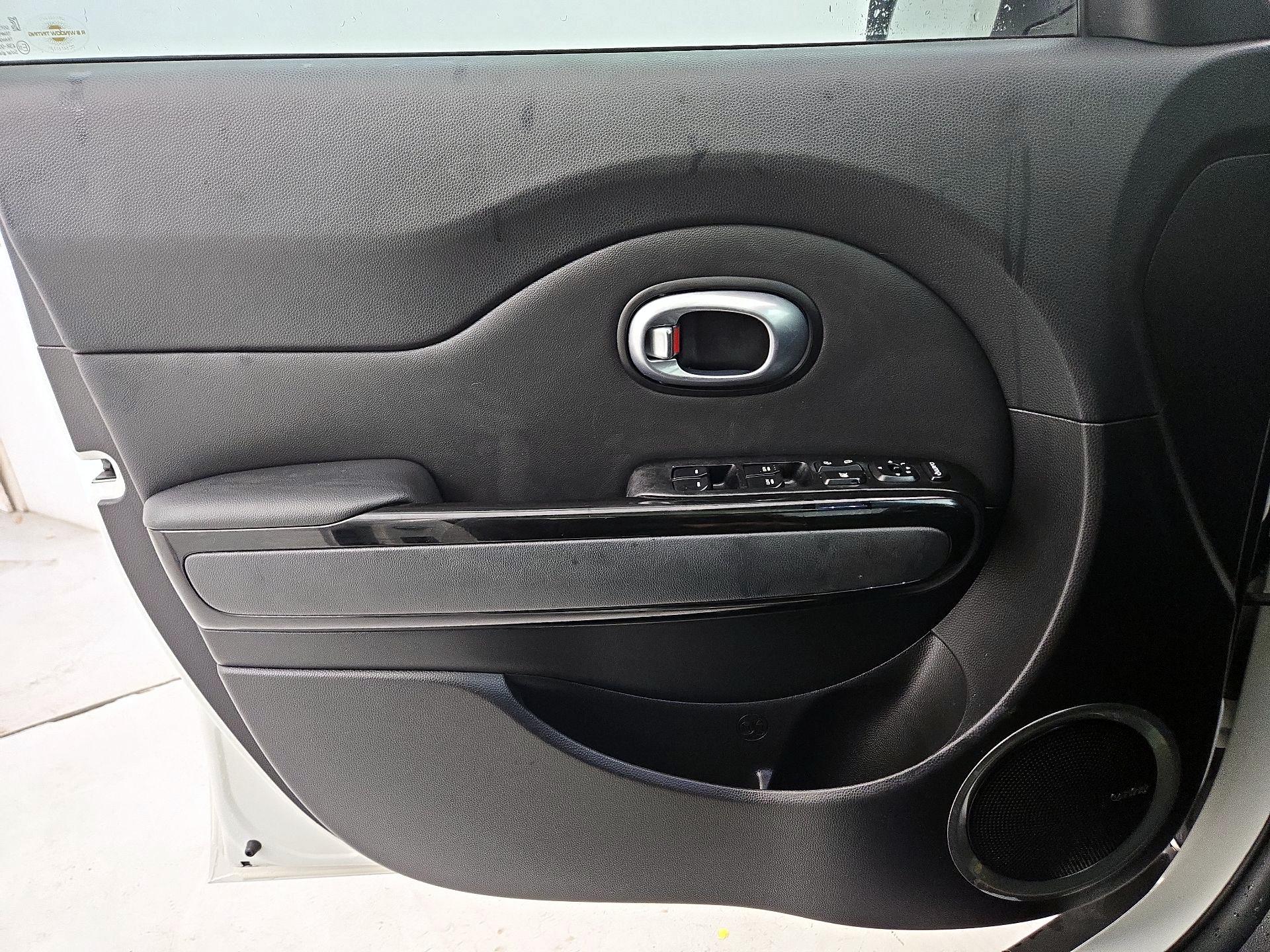 Thumbnail: 2014 Kia Soul - 12