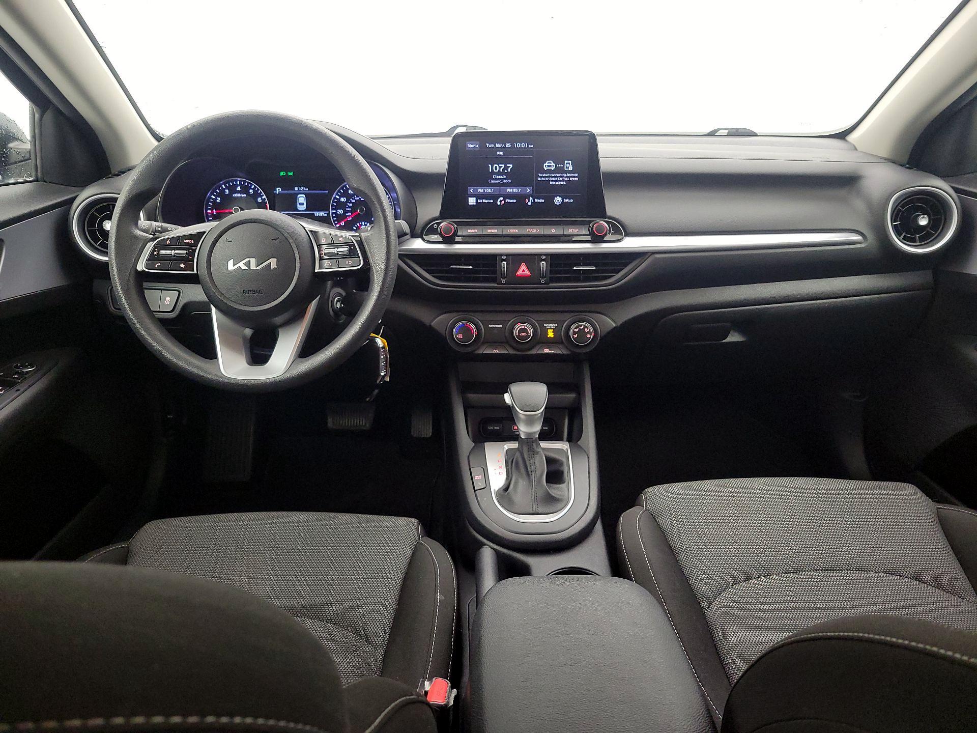 Thumbnail: 2023 Kia Forte - 9