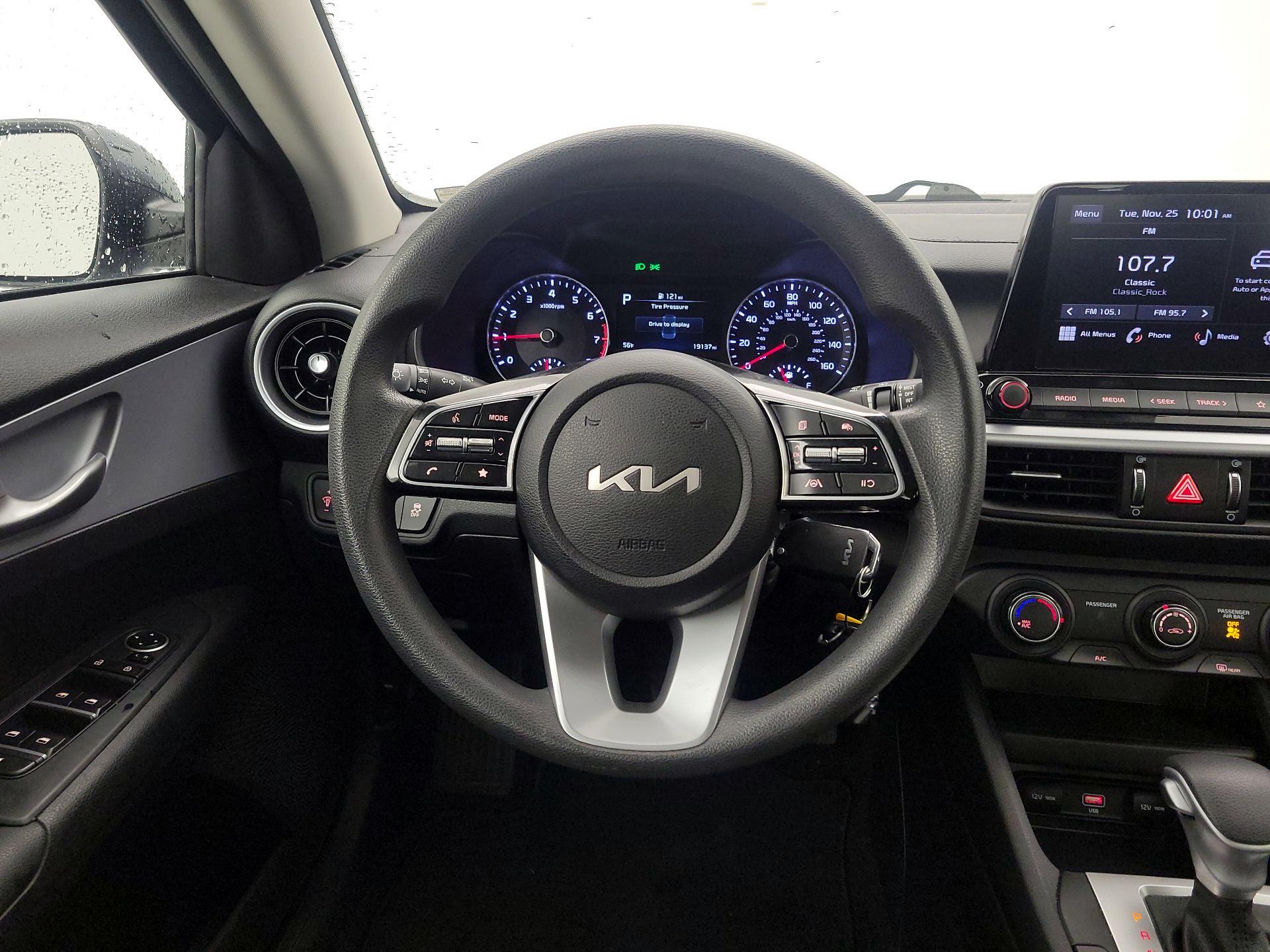 Thumbnail: 2023 Kia Forte - 10