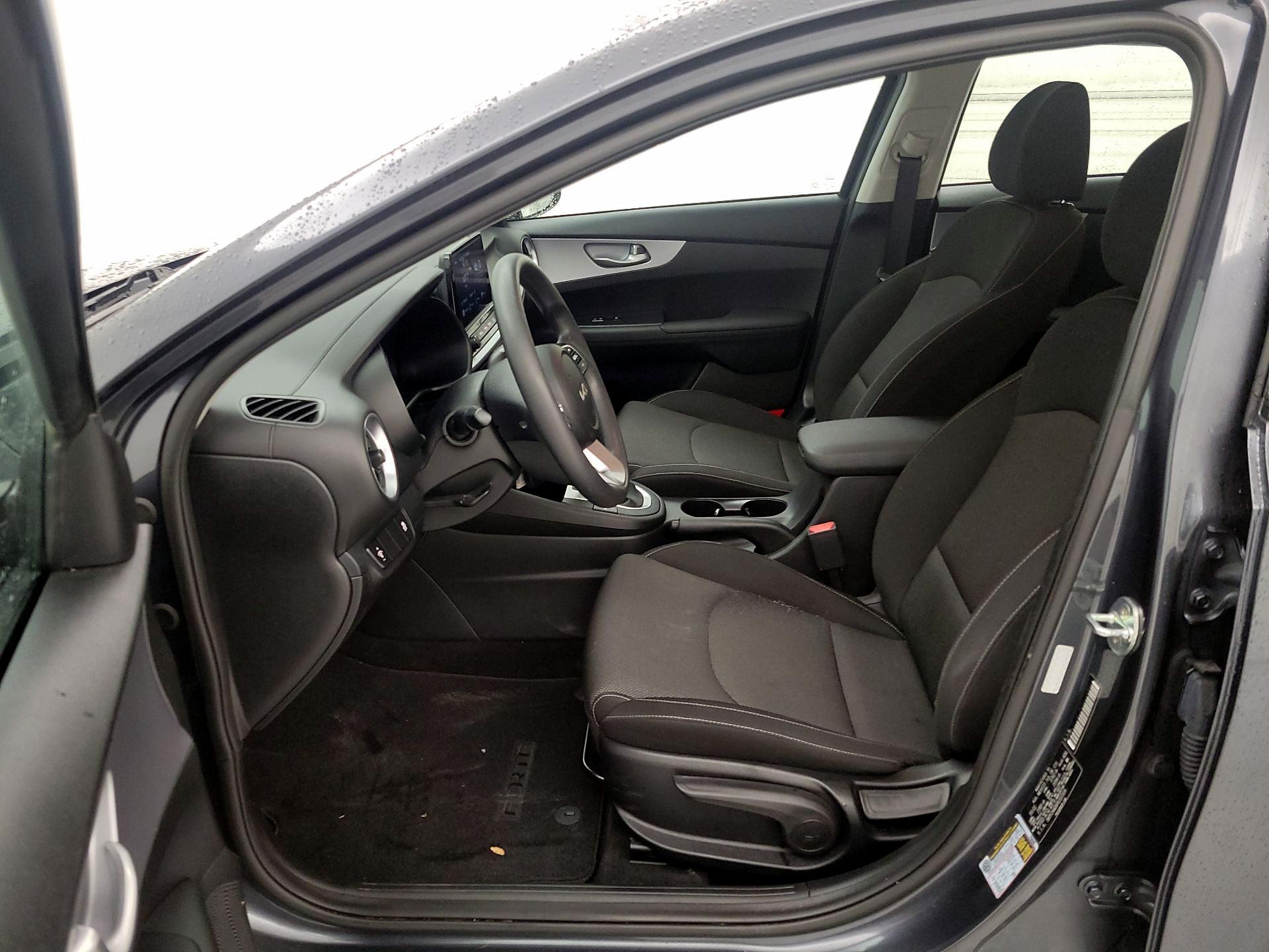 Thumbnail: 2023 Kia Forte - 11