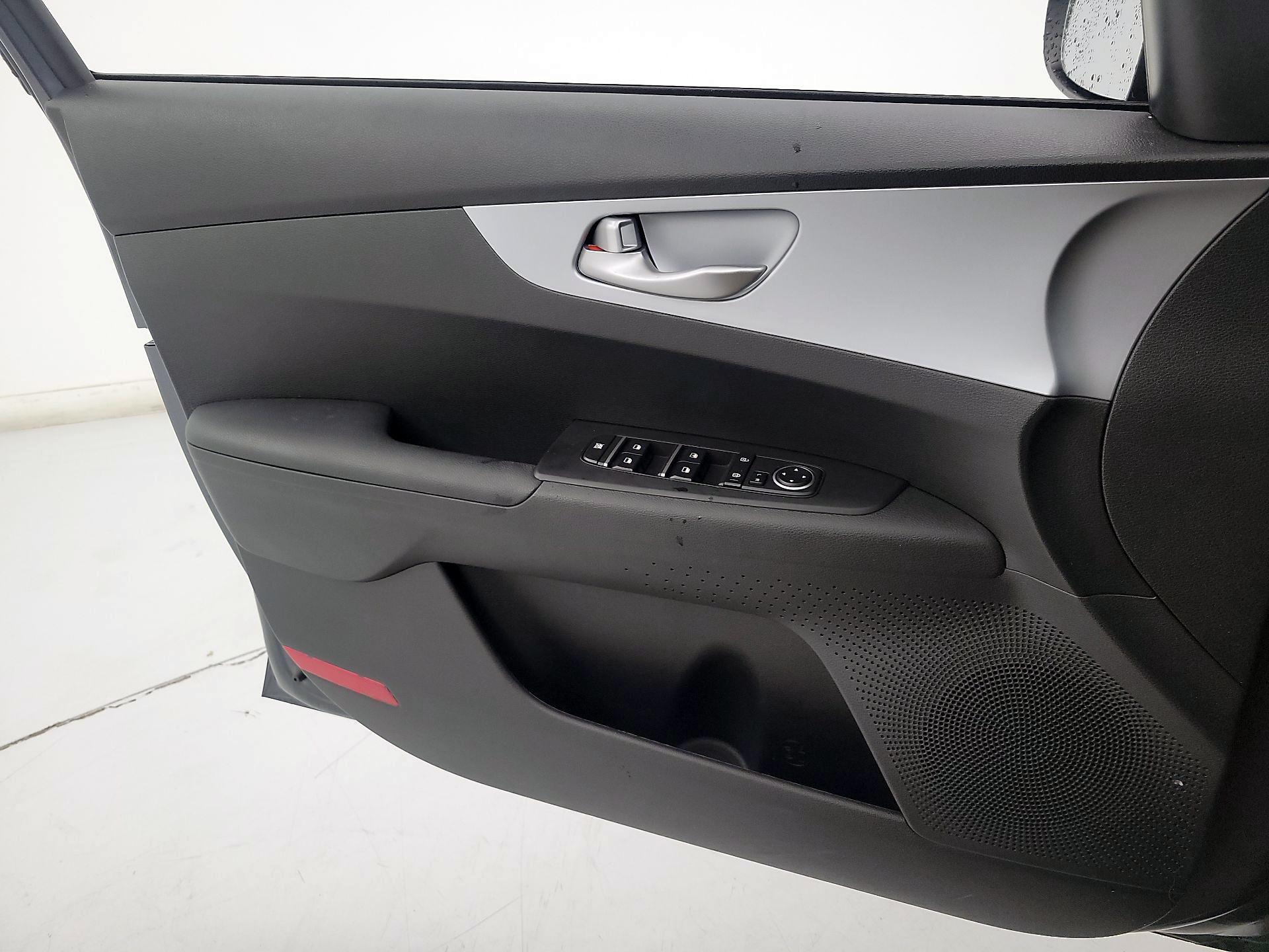 Thumbnail: 2023 Kia Forte - 12