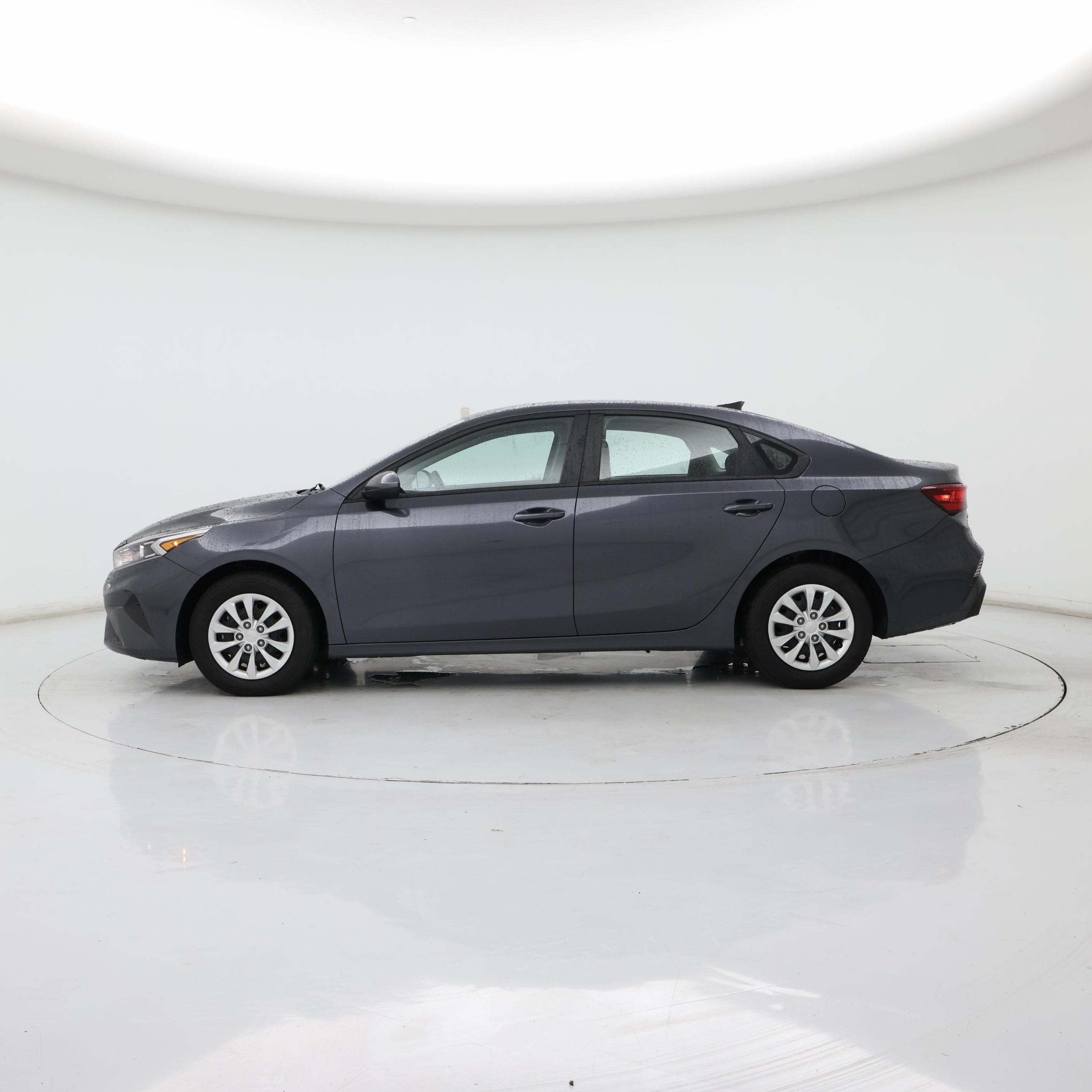 Thumbnail: 2023 Kia Forte - 3