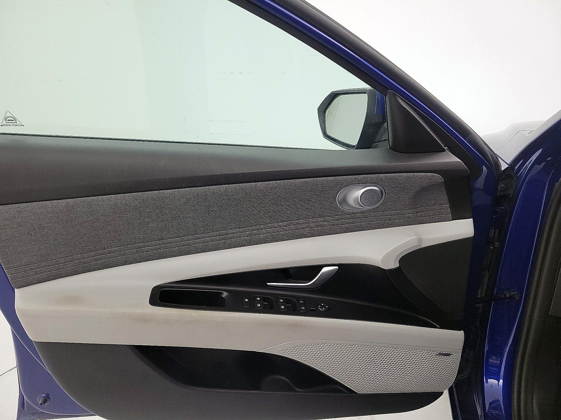 Thumbnail: 2021 Hyundai Elantra - 12