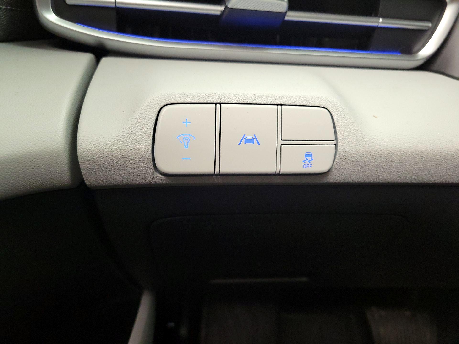 Thumbnail: 2021 Hyundai Elantra - 13