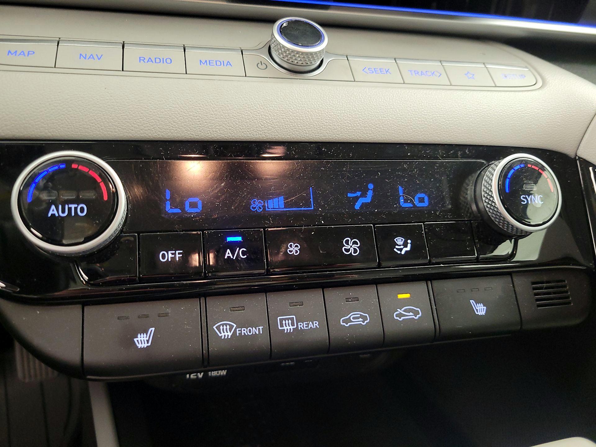 Thumbnail: 2021 Hyundai Elantra - 17