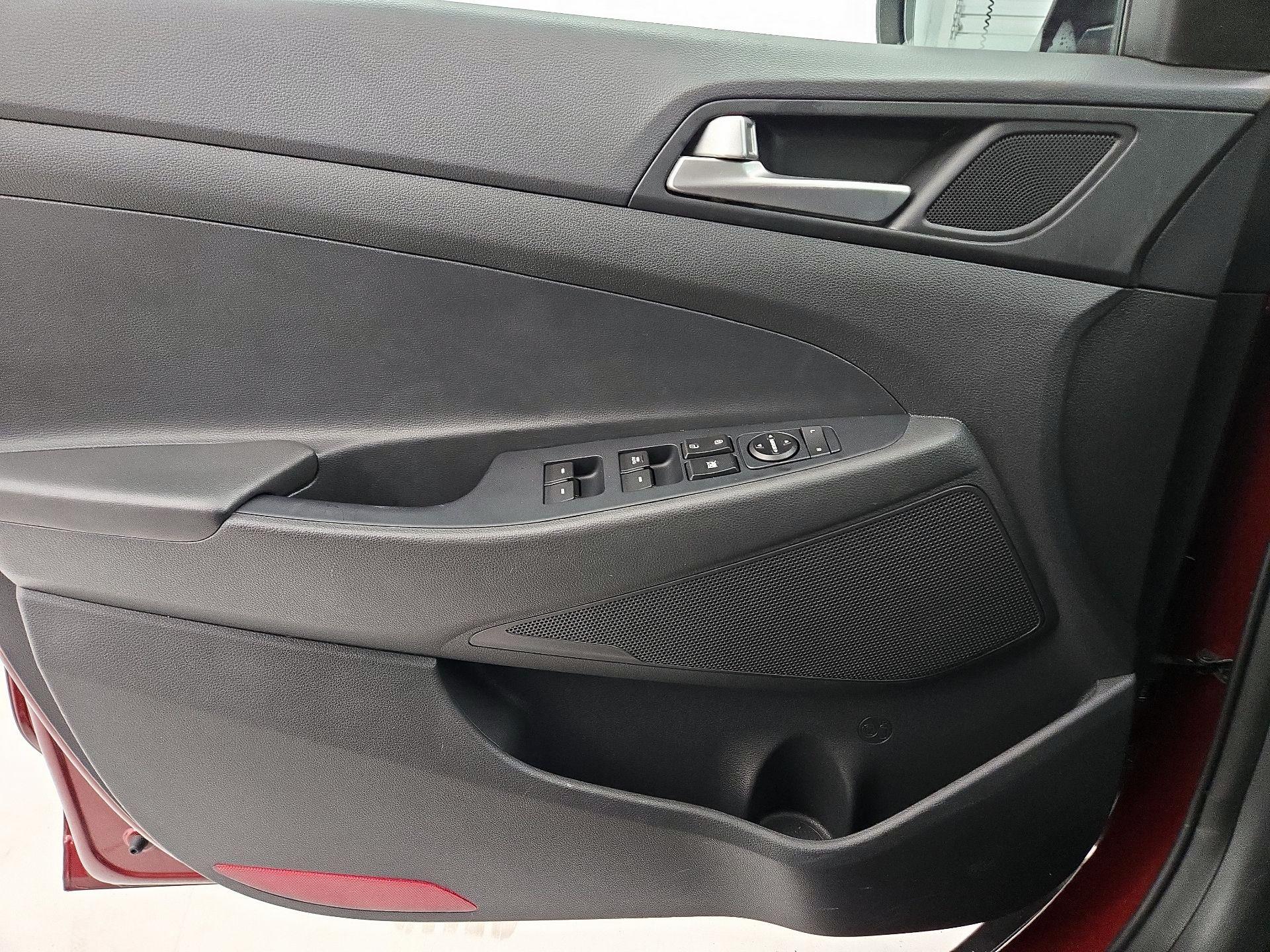 Thumbnail: 2019 Hyundai Tucson - 12