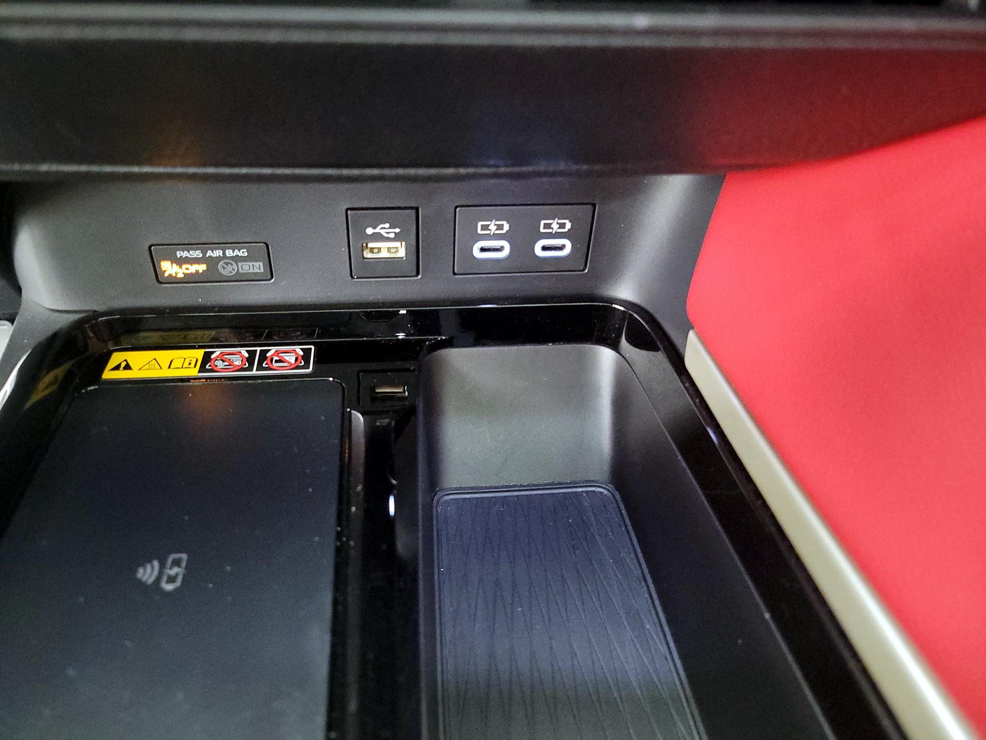 Thumbnail: 2025 Toyota Camry - 19