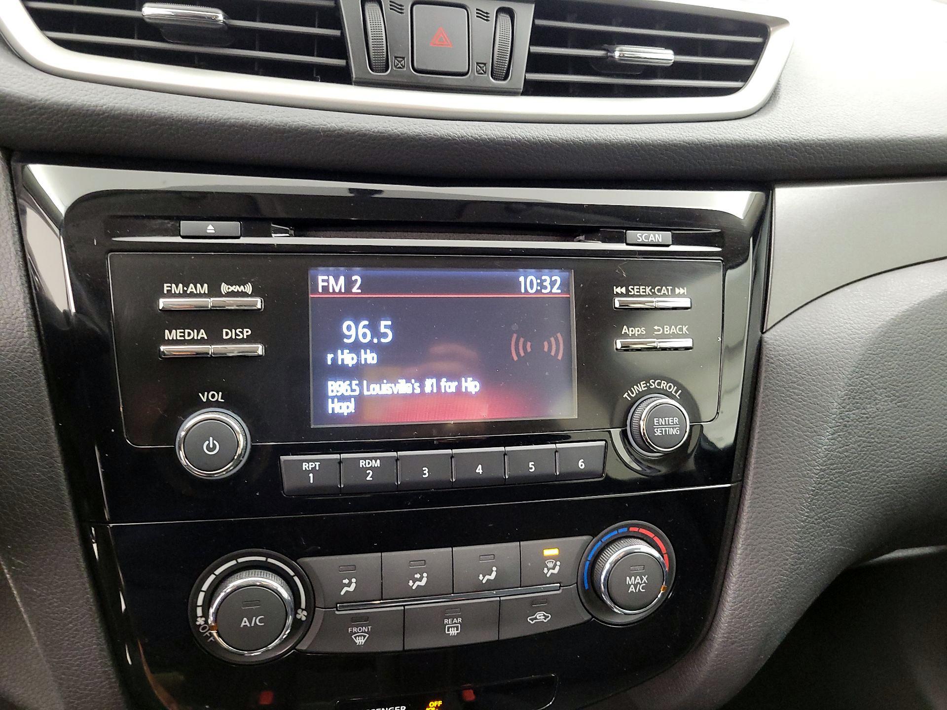 Thumbnail: 2016 Nissan Rogue - 14