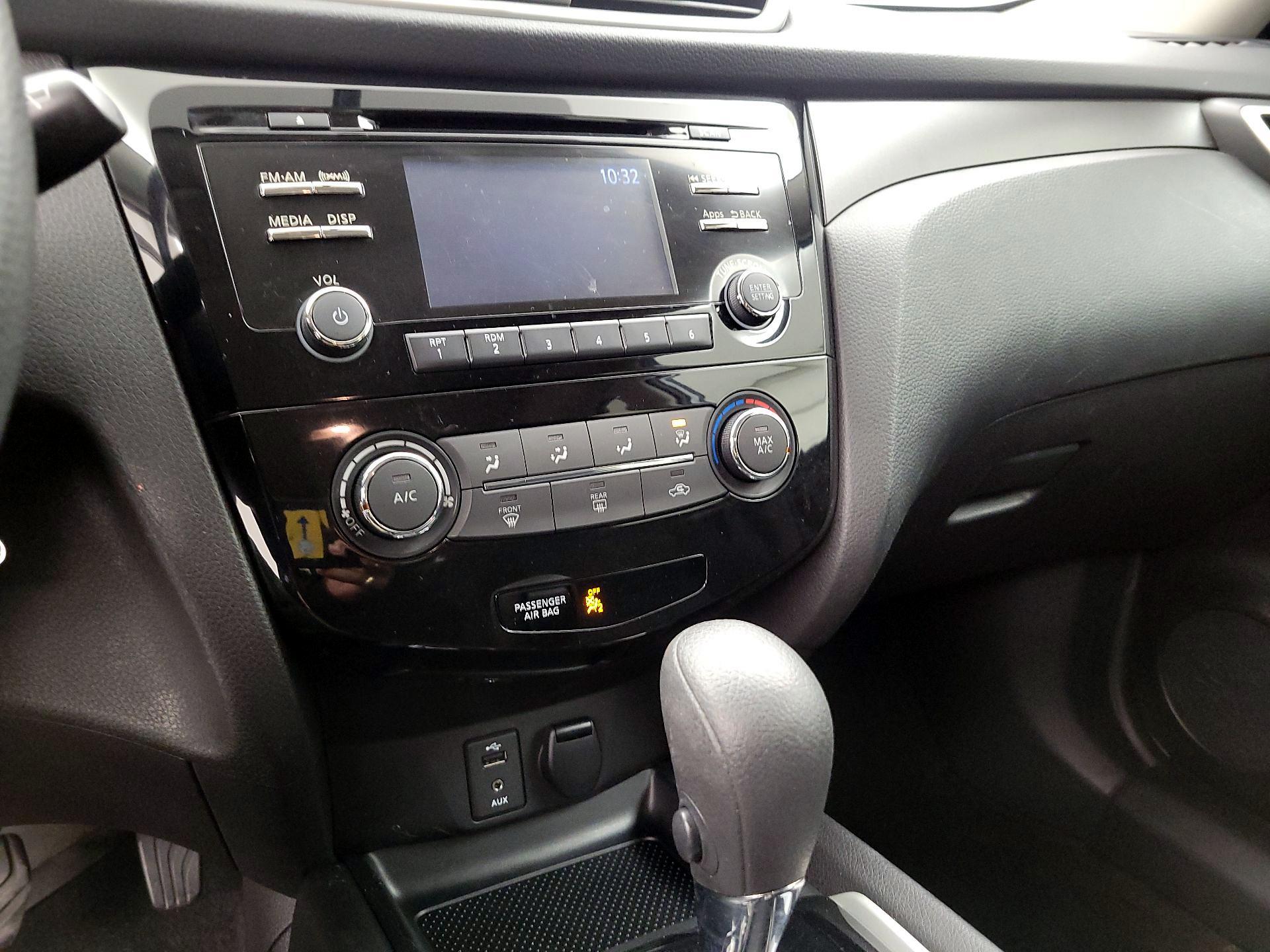 Thumbnail: 2016 Nissan Rogue - 15