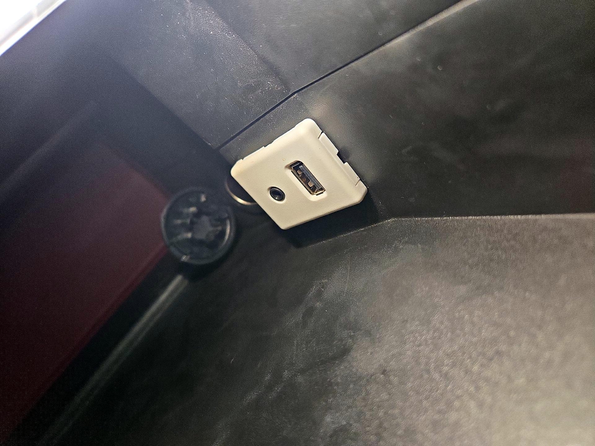 Thumbnail: 2017 Chevrolet Equinox - 17