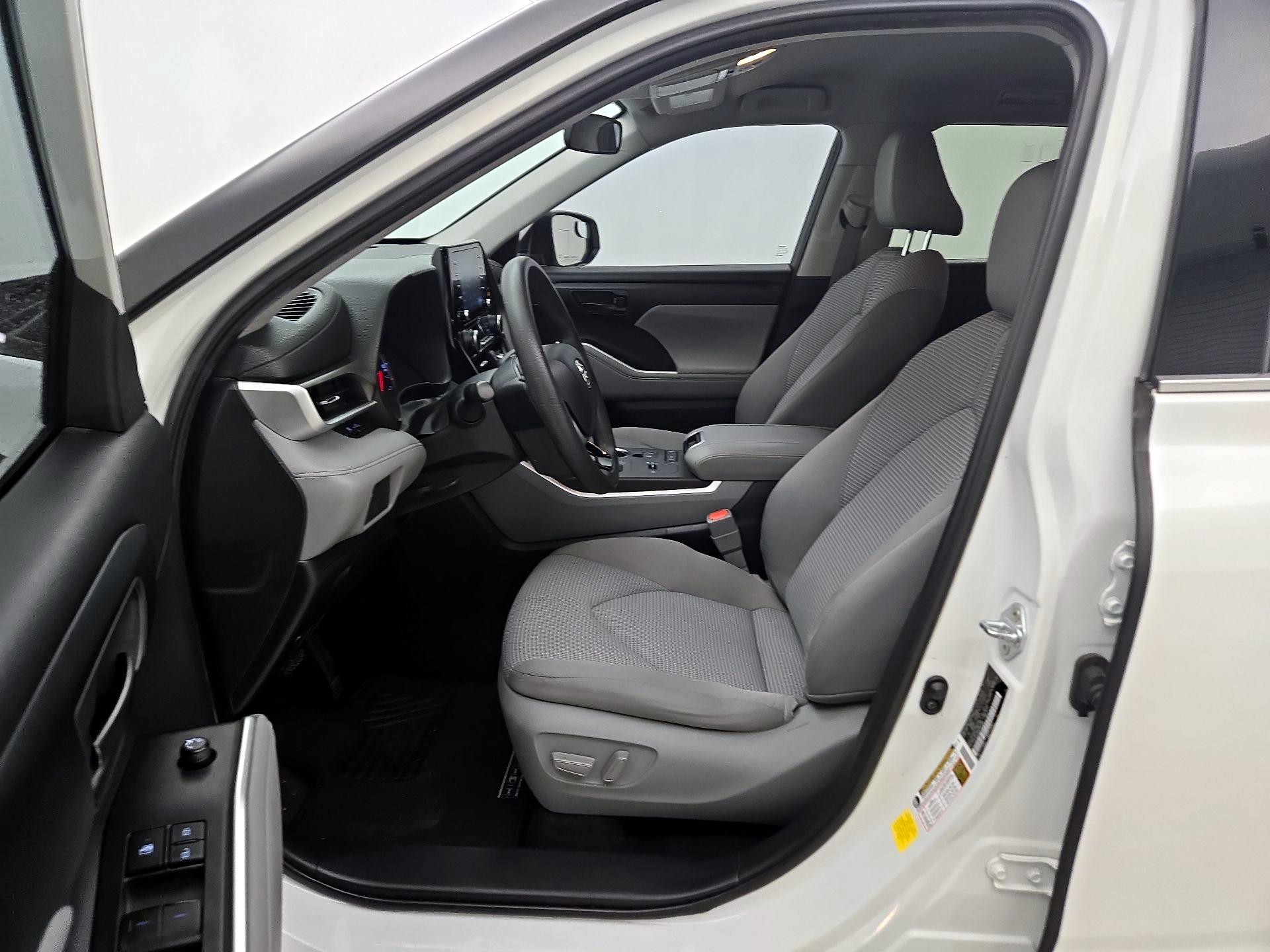 Thumbnail: 2020 Toyota Highlander - 11