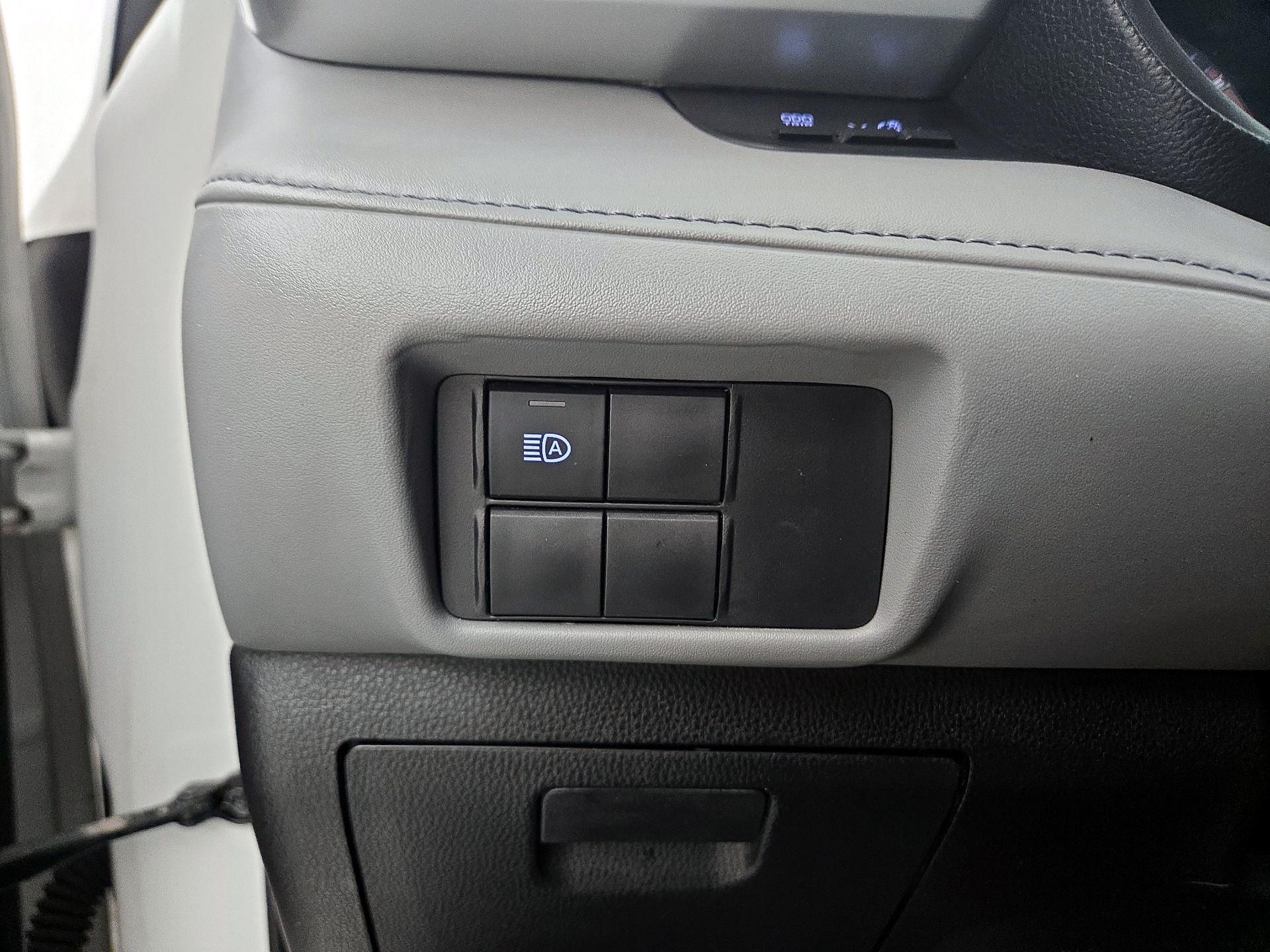 Thumbnail: 2020 Toyota Highlander - 13