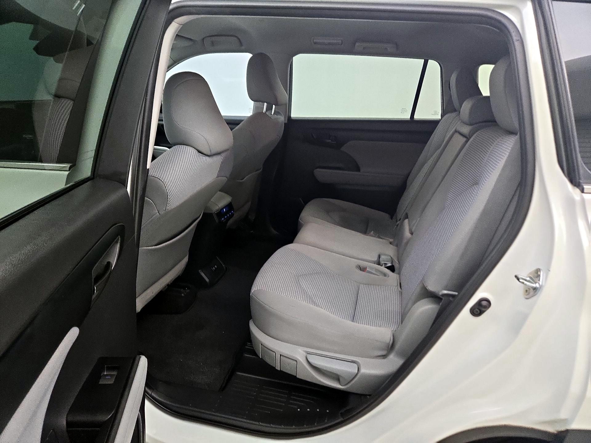 Thumbnail: 2020 Toyota Highlander - 19