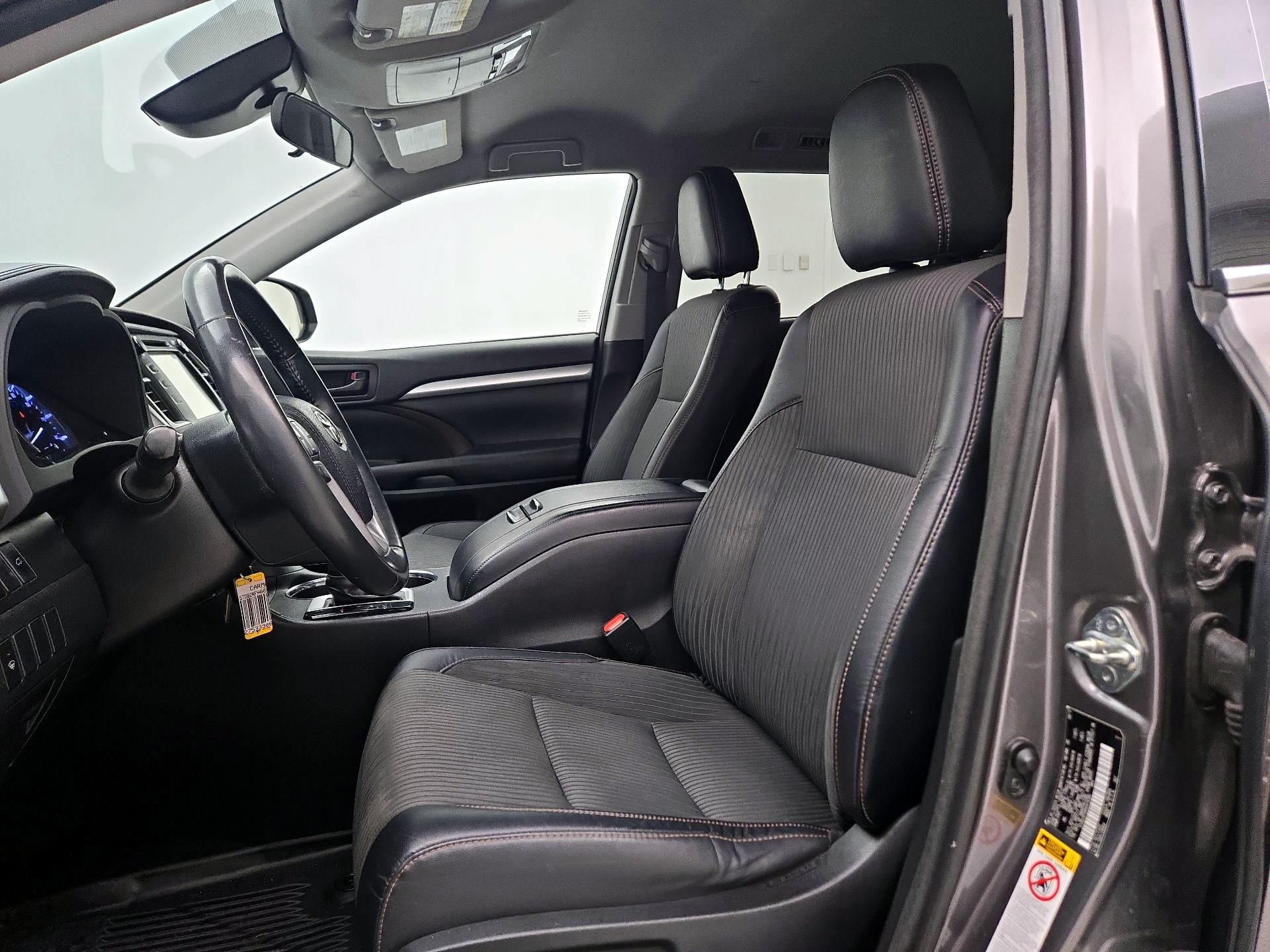 Thumbnail: 2017 Toyota Highlander - 11