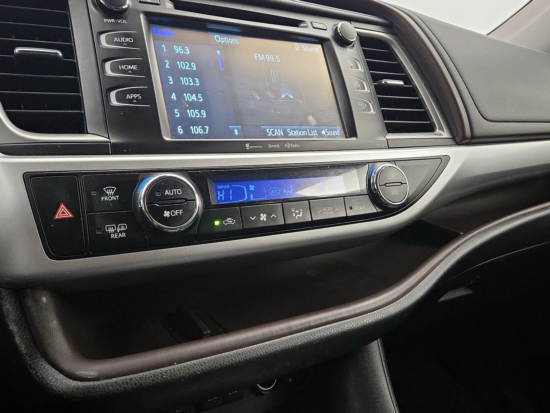 Thumbnail: 2017 Toyota Highlander - 16