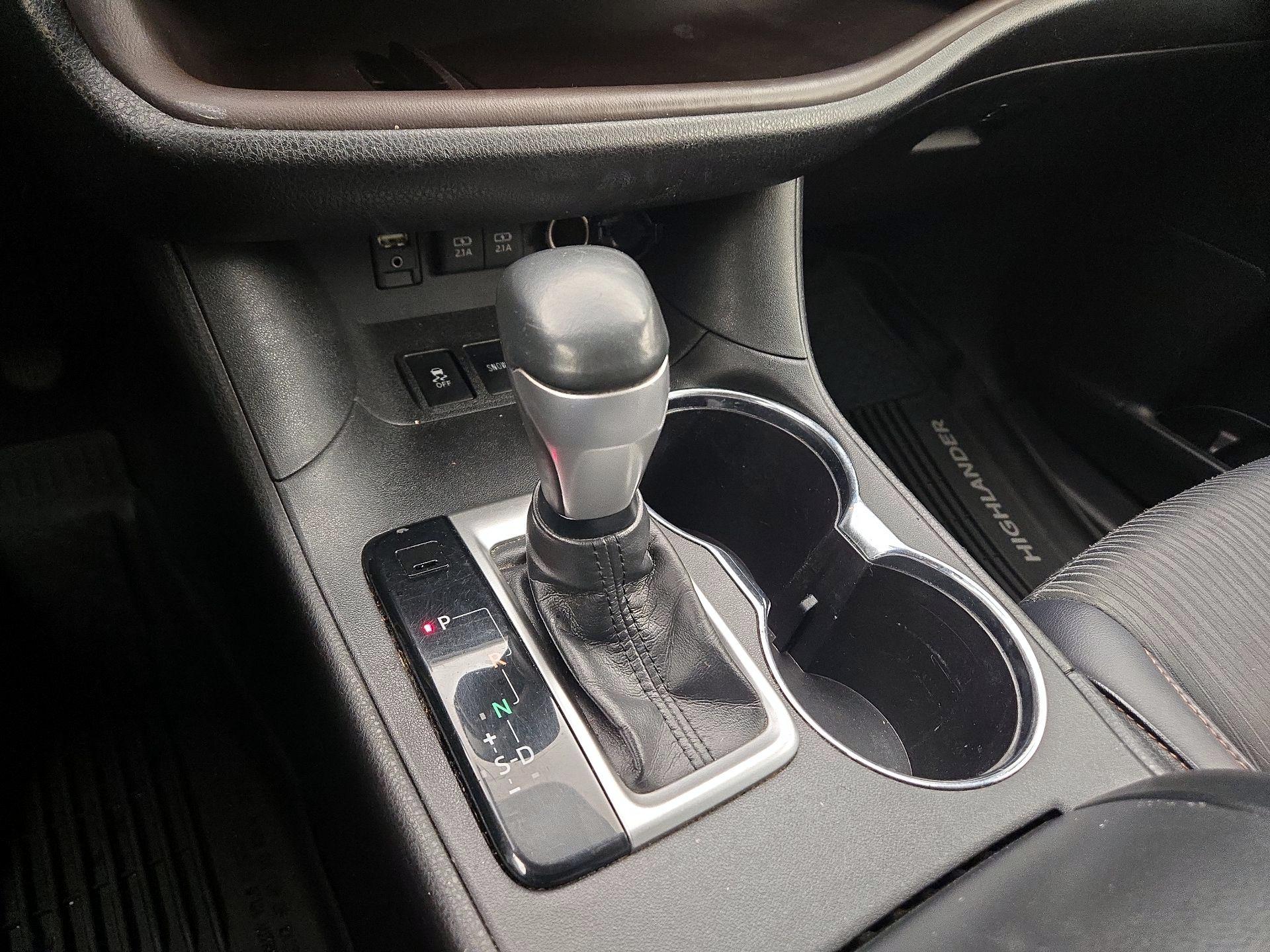 Thumbnail: 2017 Toyota Highlander - 17